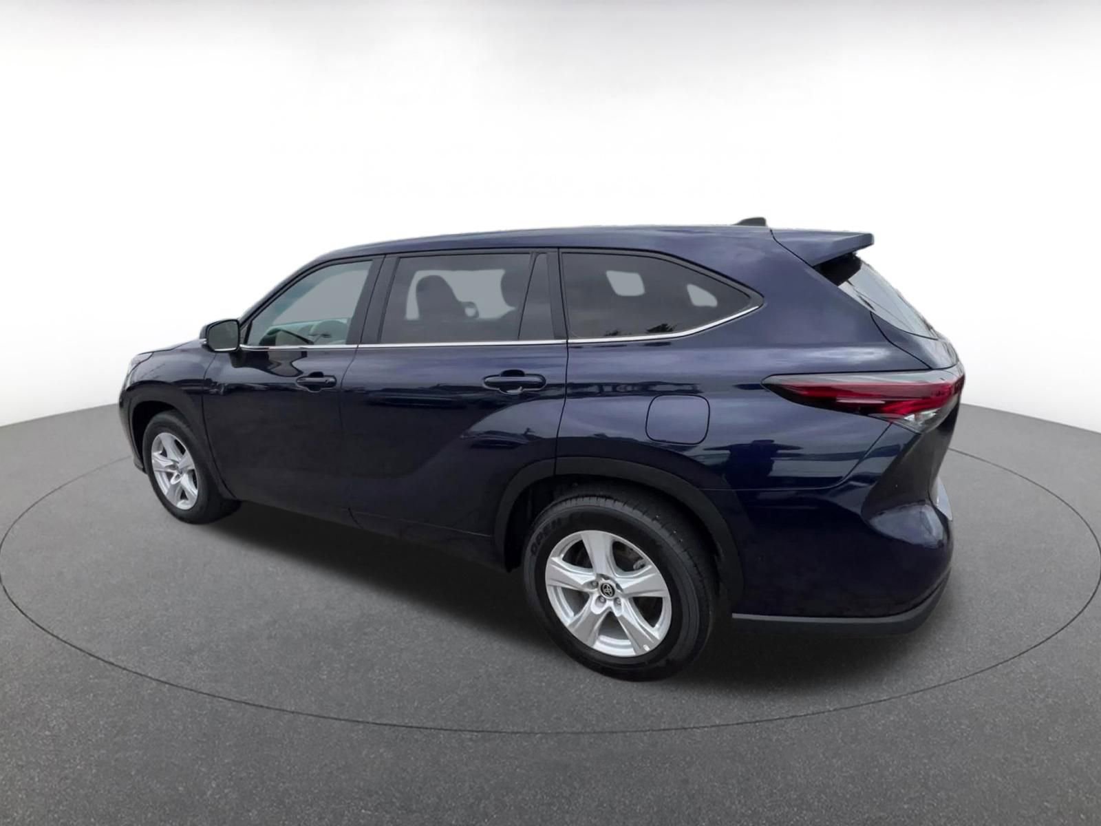 Thumbnail: 2025 Toyota Highlander - 10