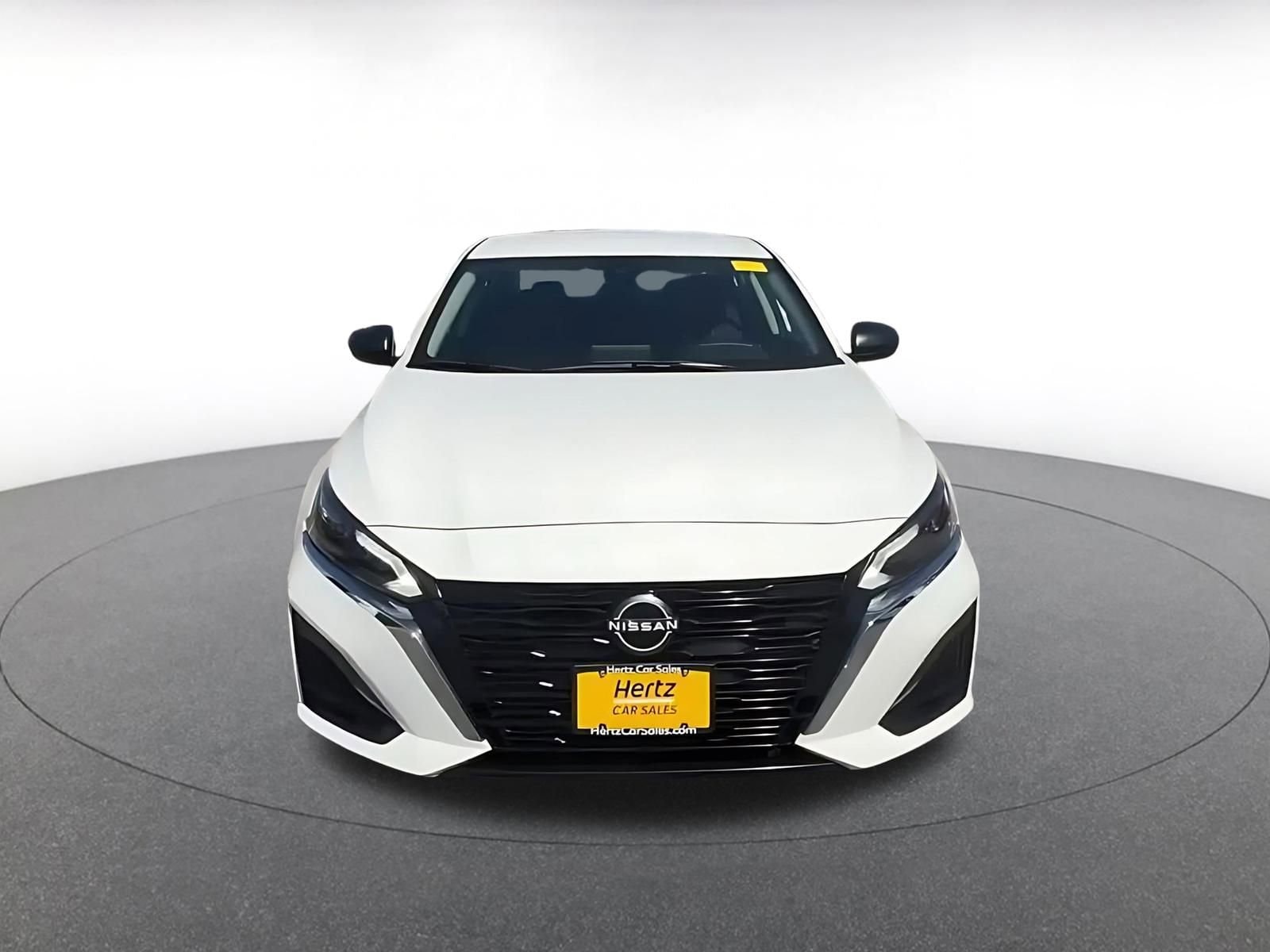 Thumbnail: 2025 Nissan Altima - 4