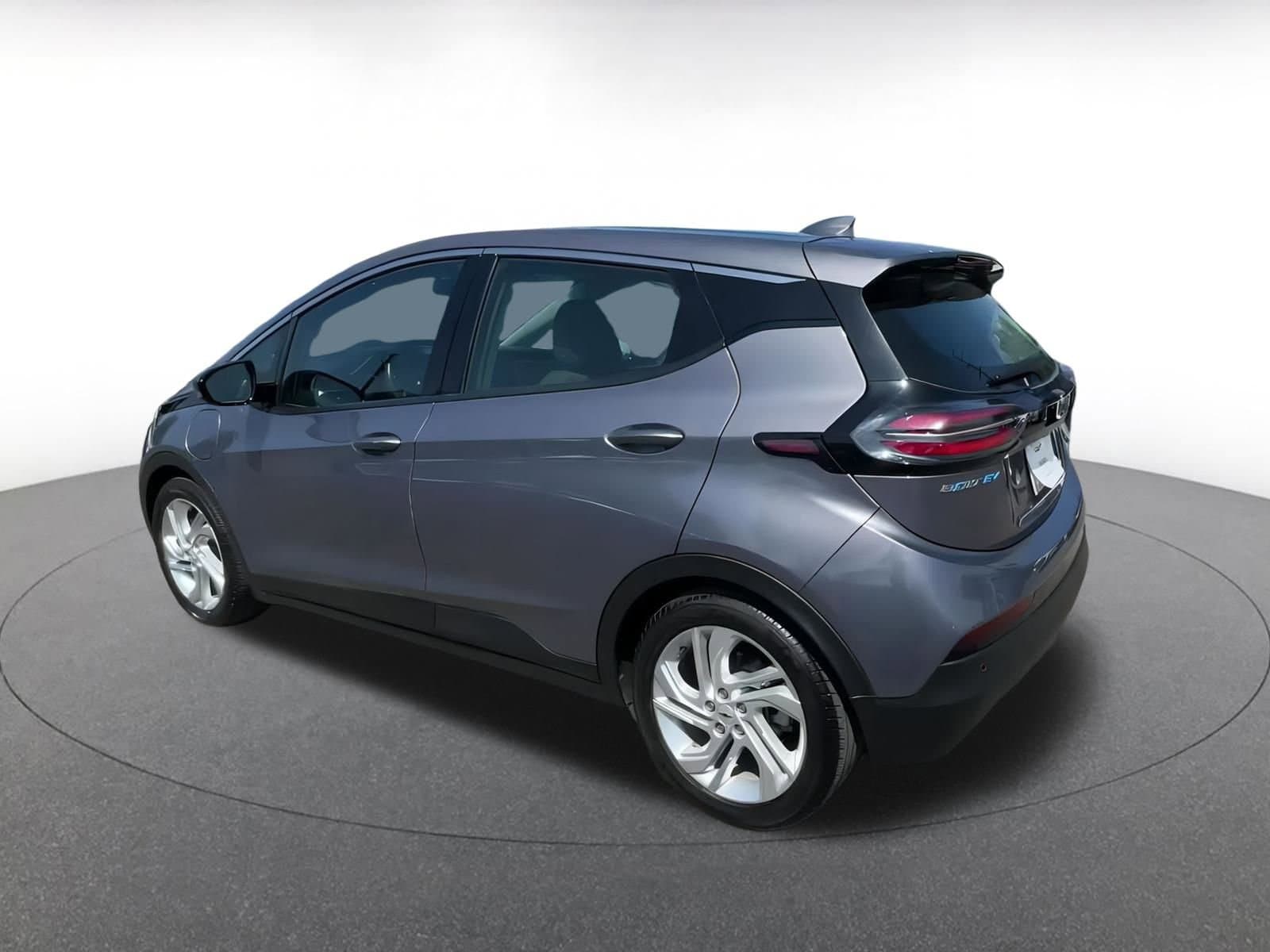 Thumbnail: 2023 Chevrolet Bolt EV - 10