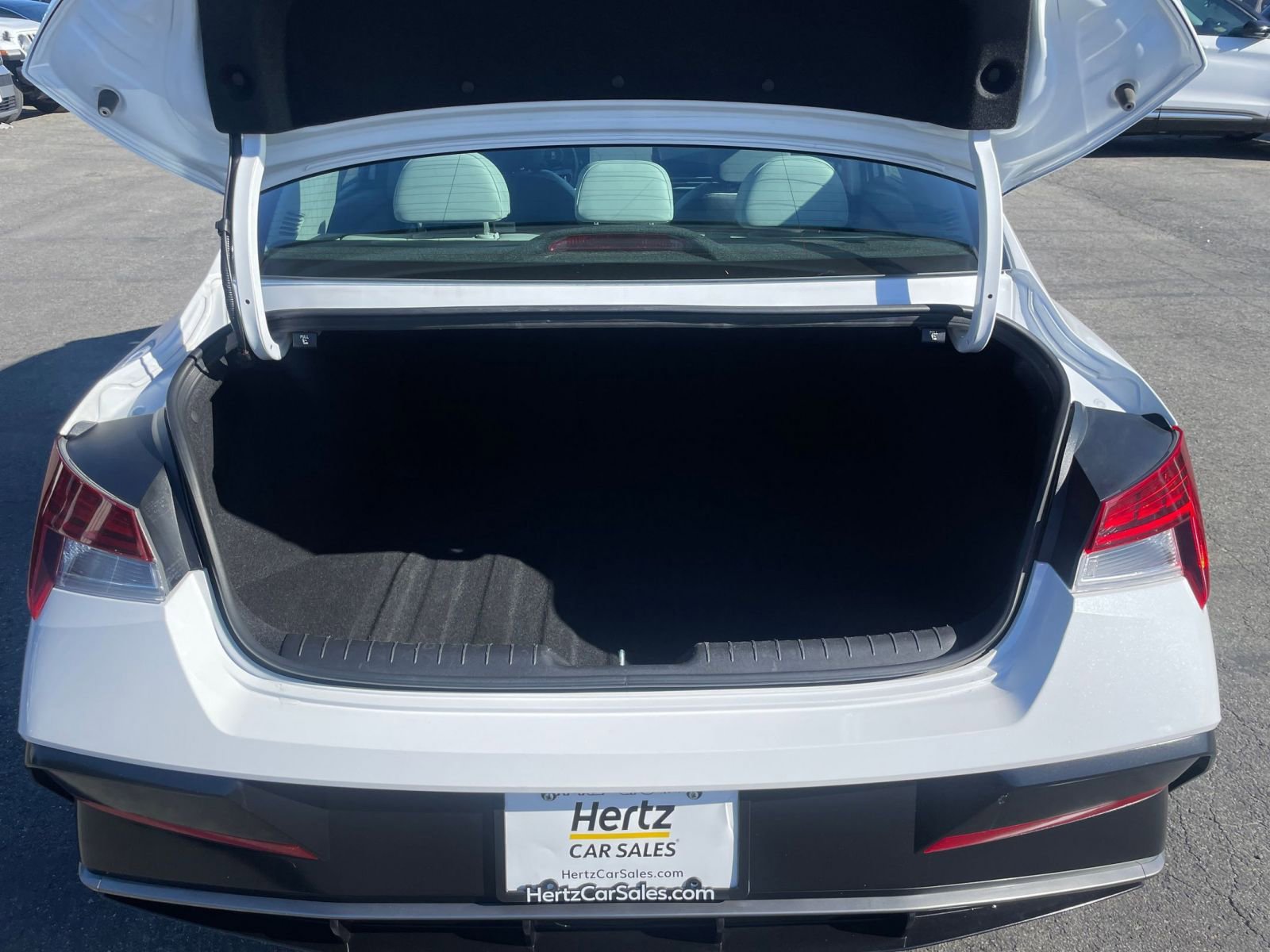 Thumbnail: 2025 Hyundai Elantra - 31