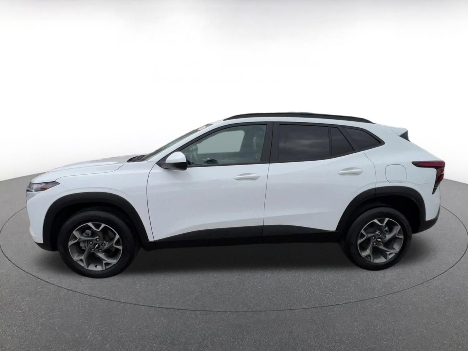 Thumbnail: 2025 Chevrolet Trax - 9