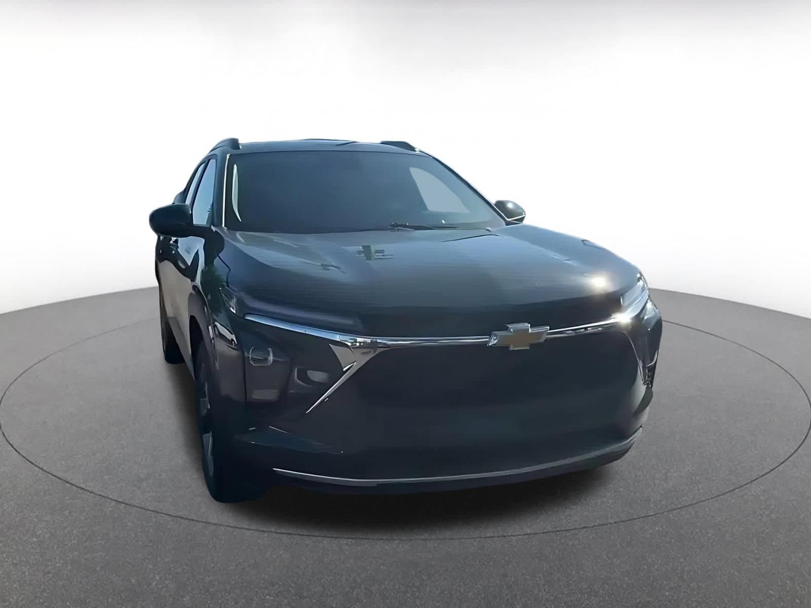 Thumbnail: 2025 Chevrolet Trax - 3