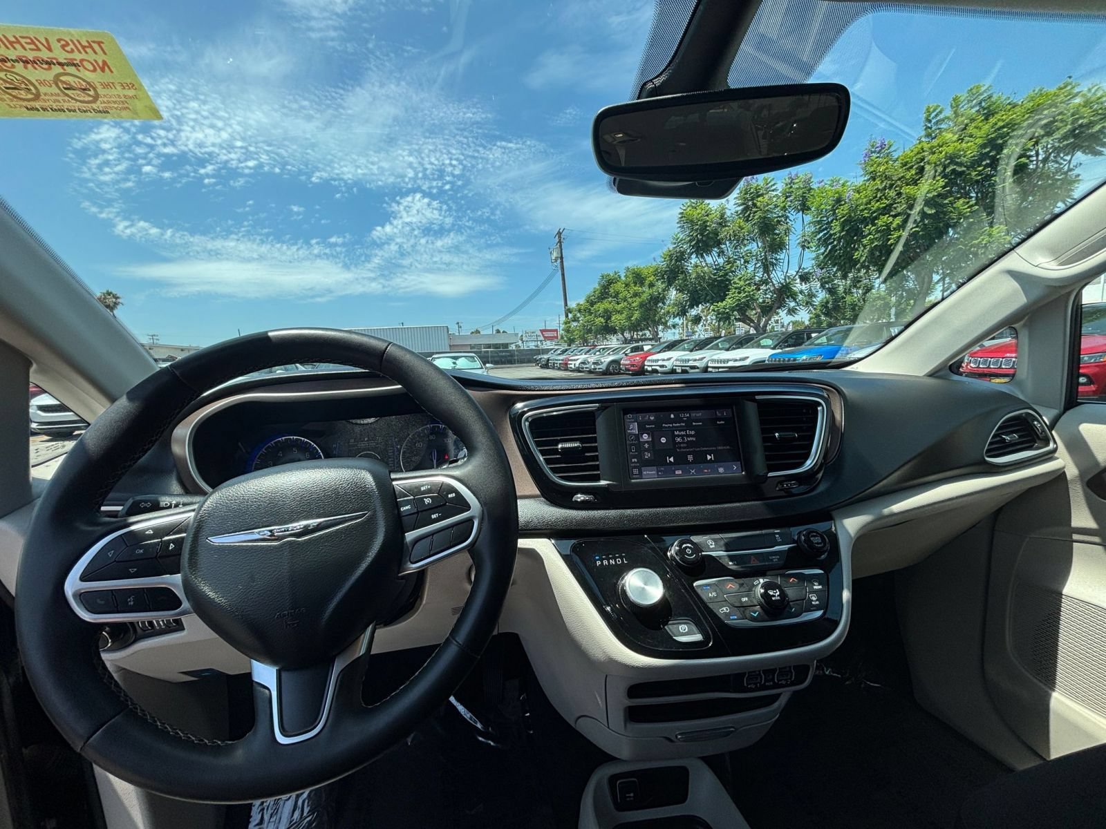 Thumbnail: 2024 Chrysler Voyager - 31