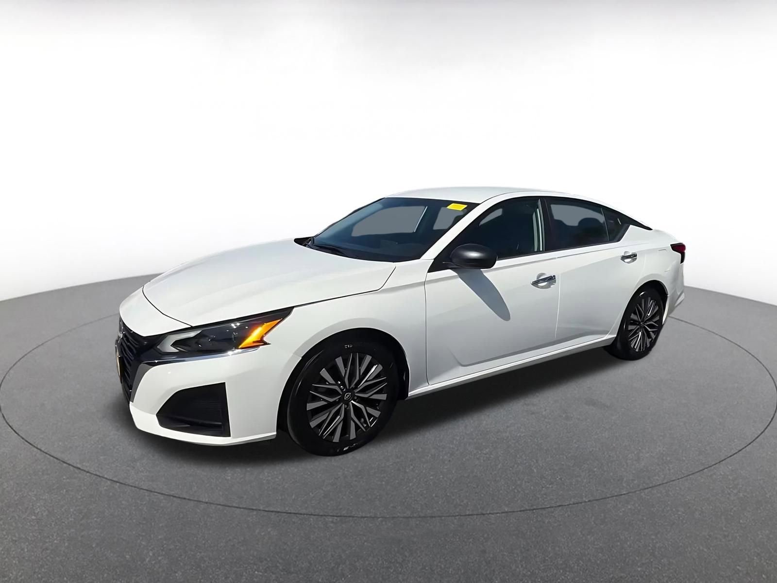 Thumbnail: 2025 Nissan Altima - 8