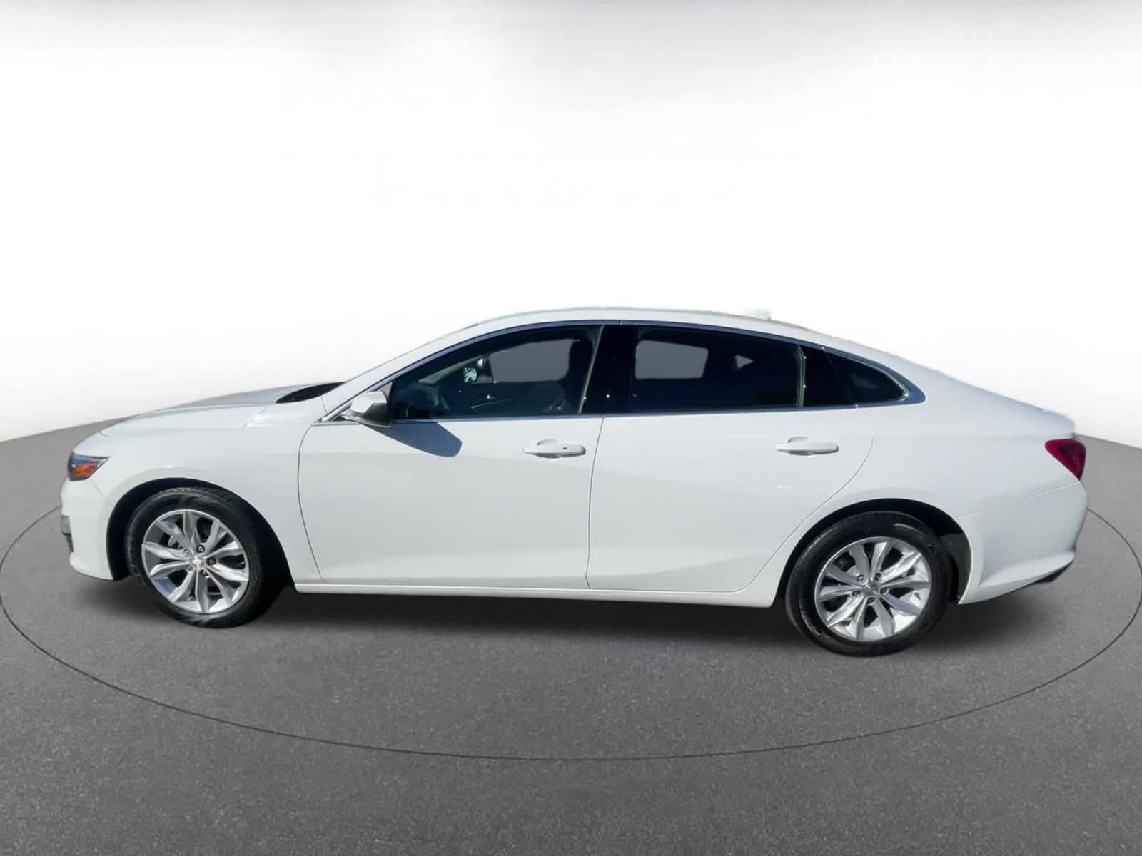 Thumbnail: 2023 Chevrolet Malibu - 9