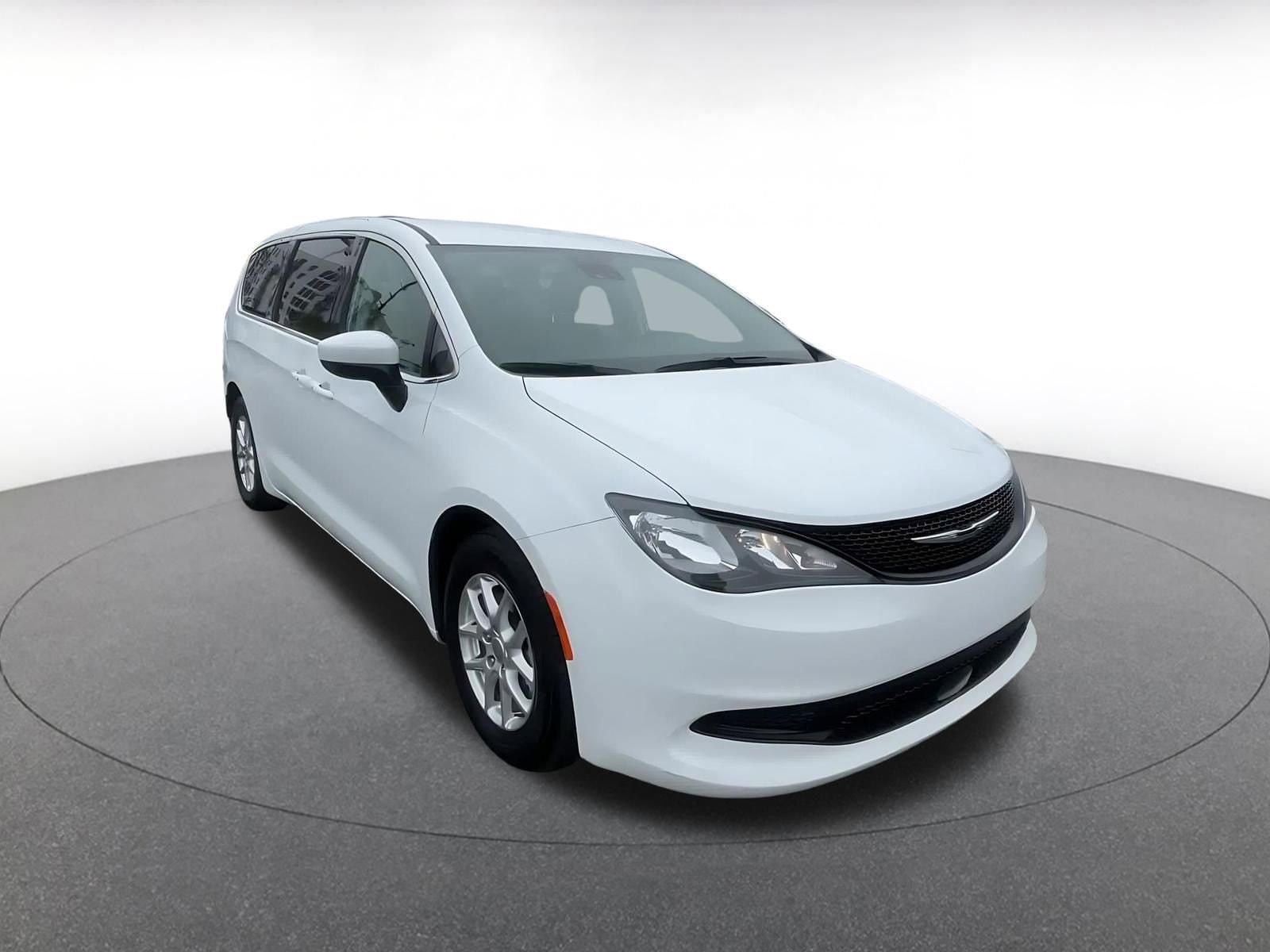 Thumbnail: 2023 Chrysler Voyager - 3