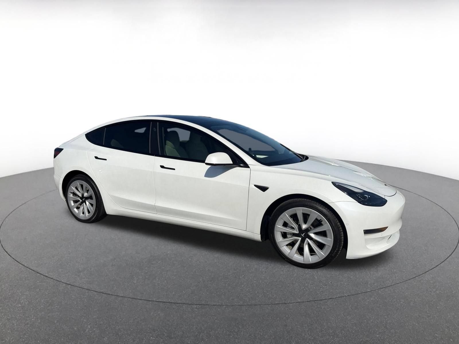 Thumbnail: 2022 Tesla Model 3 - 2