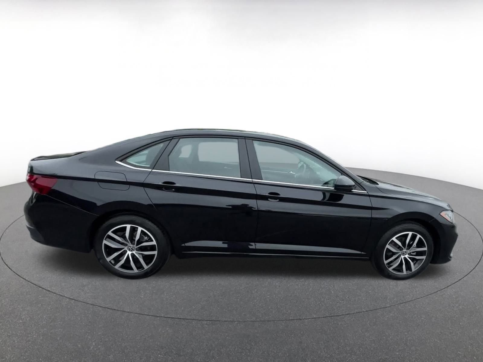 Thumbnail: 2025 Volkswagen Jetta - 16