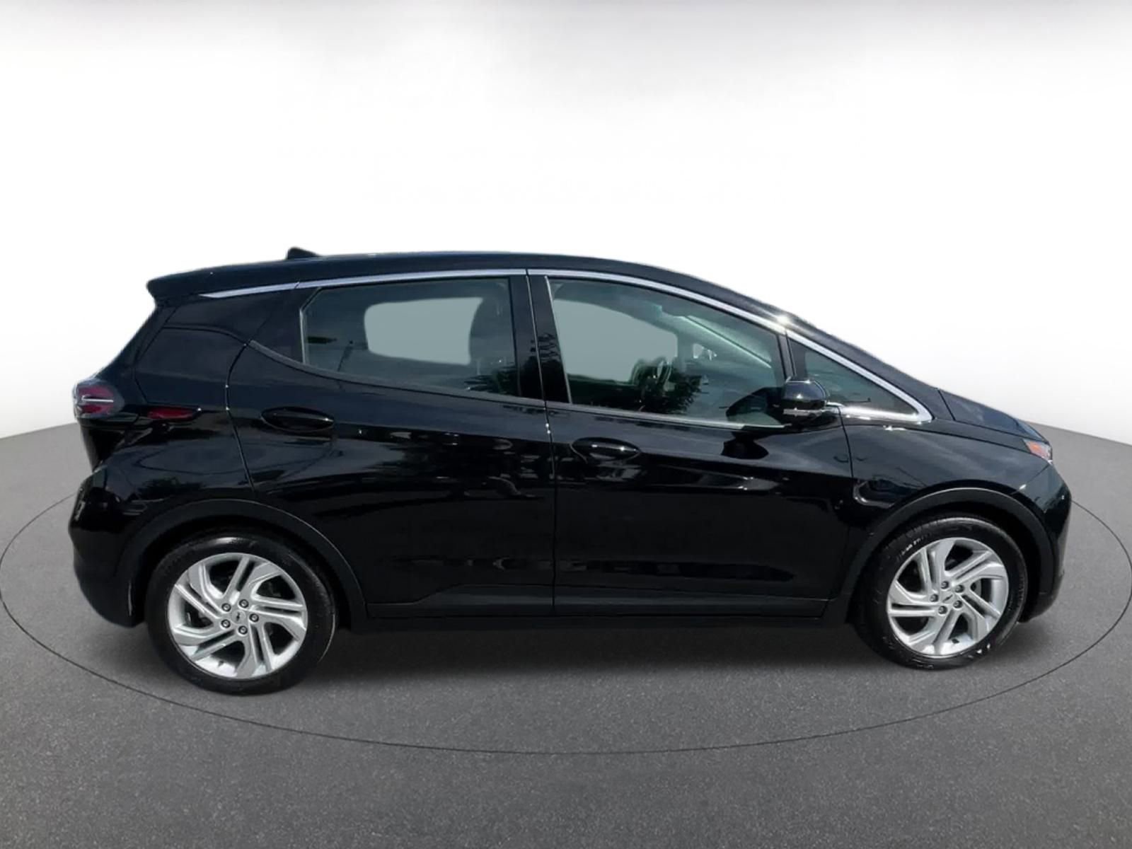Thumbnail: 2023 Chevrolet Bolt EV - 16