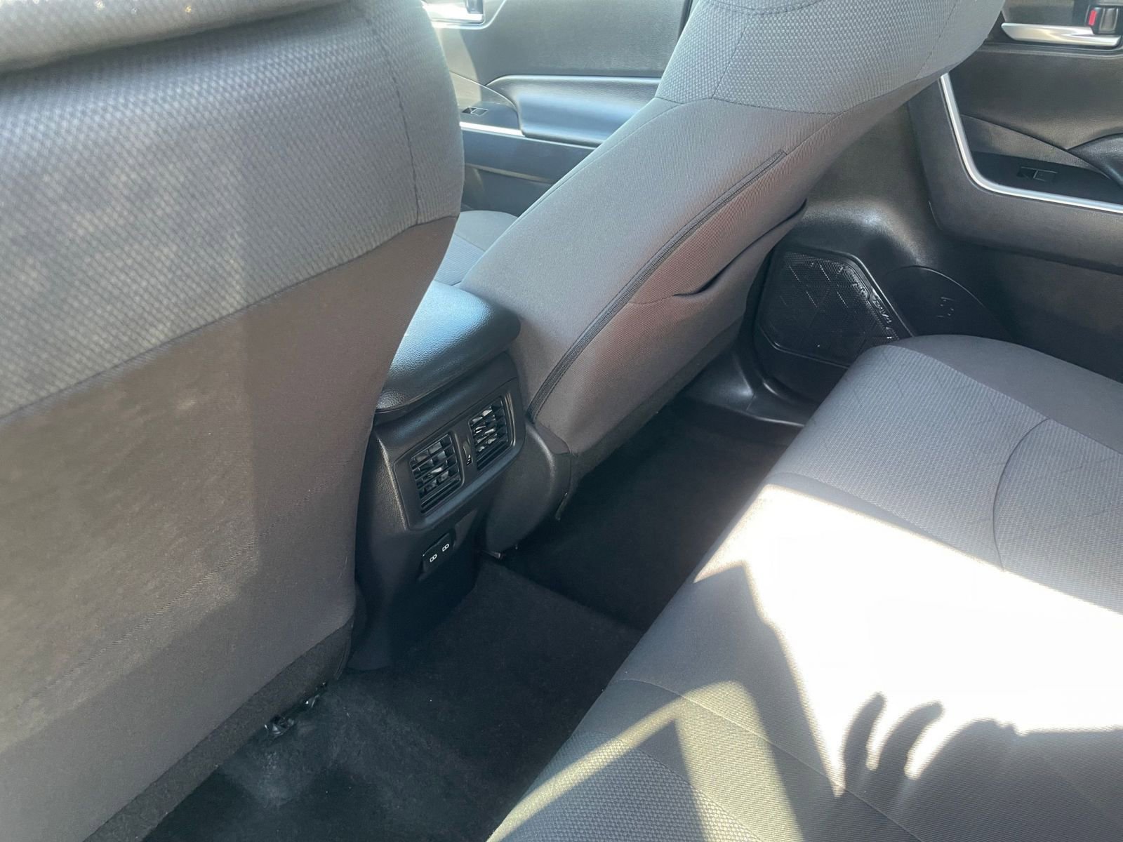 Thumbnail: 2025 Toyota RAV4 - 25