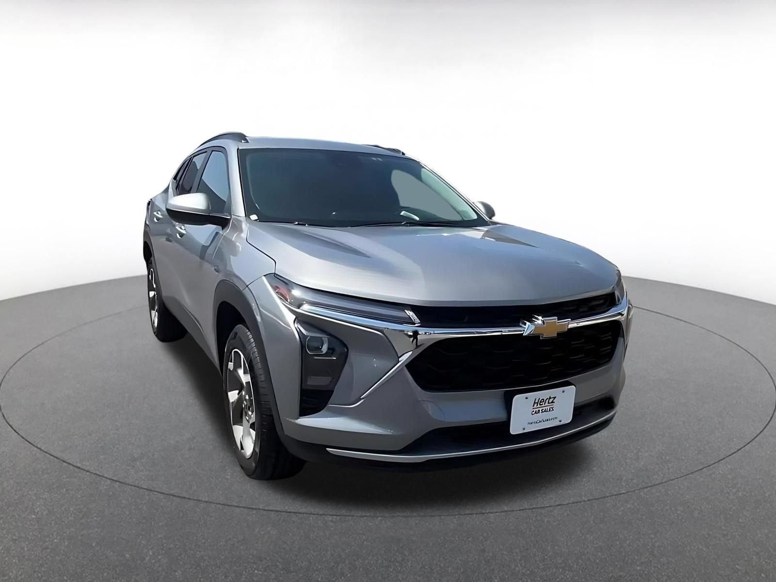 Thumbnail: 2025 Chevrolet Trax - 3