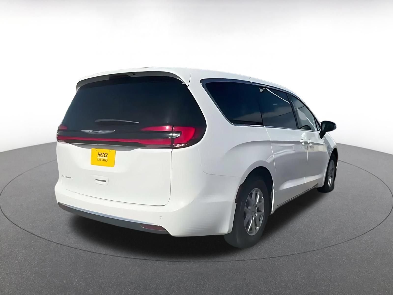 Thumbnail: 2025 Chrysler Pacifica - 13