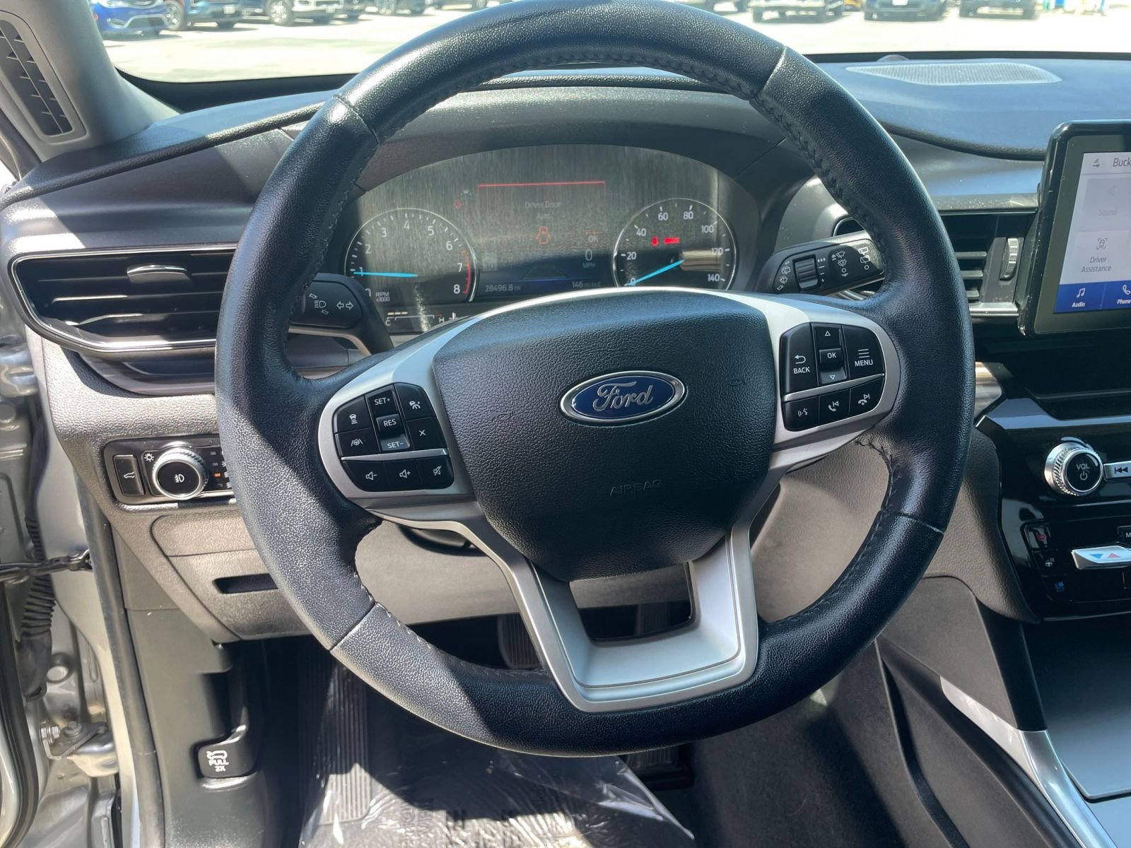 2023 Ford Explorer Limited 28