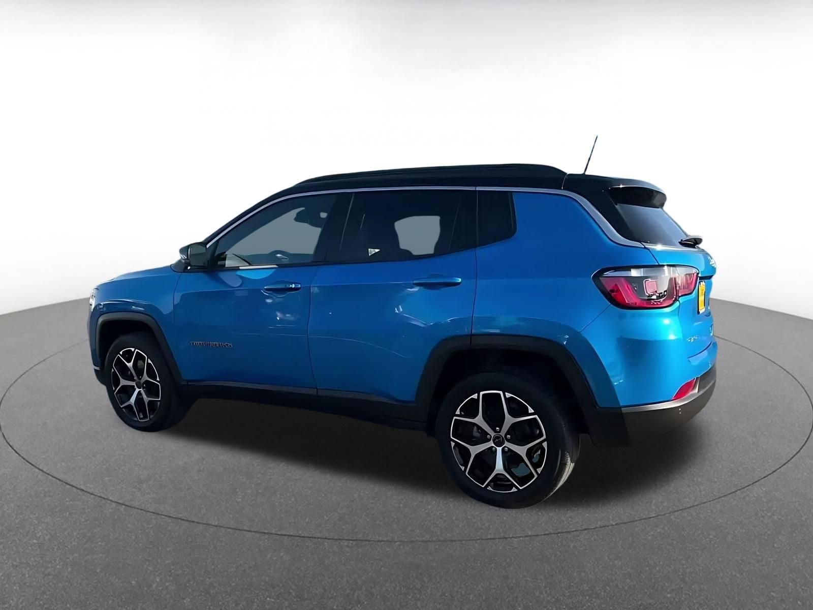 Thumbnail: 2025 Jeep Compass - 9