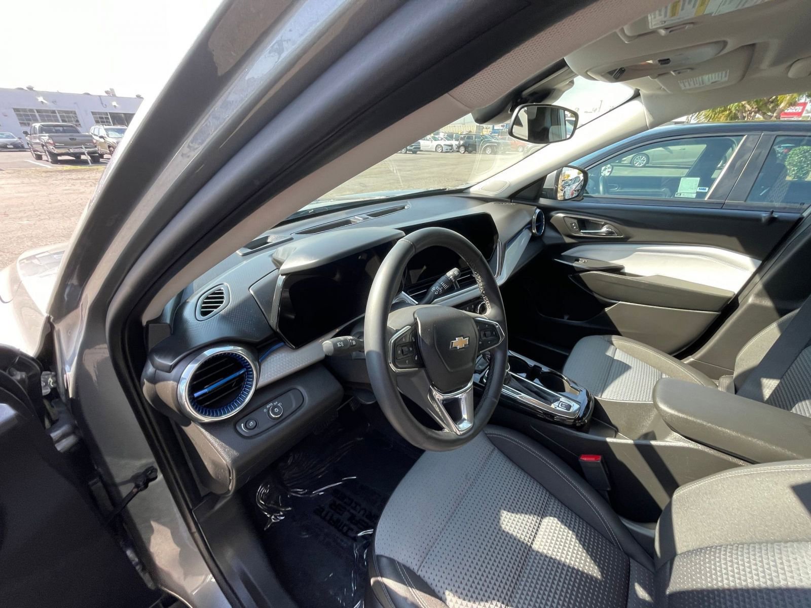 Thumbnail: 2025 Chevrolet Trax - 35