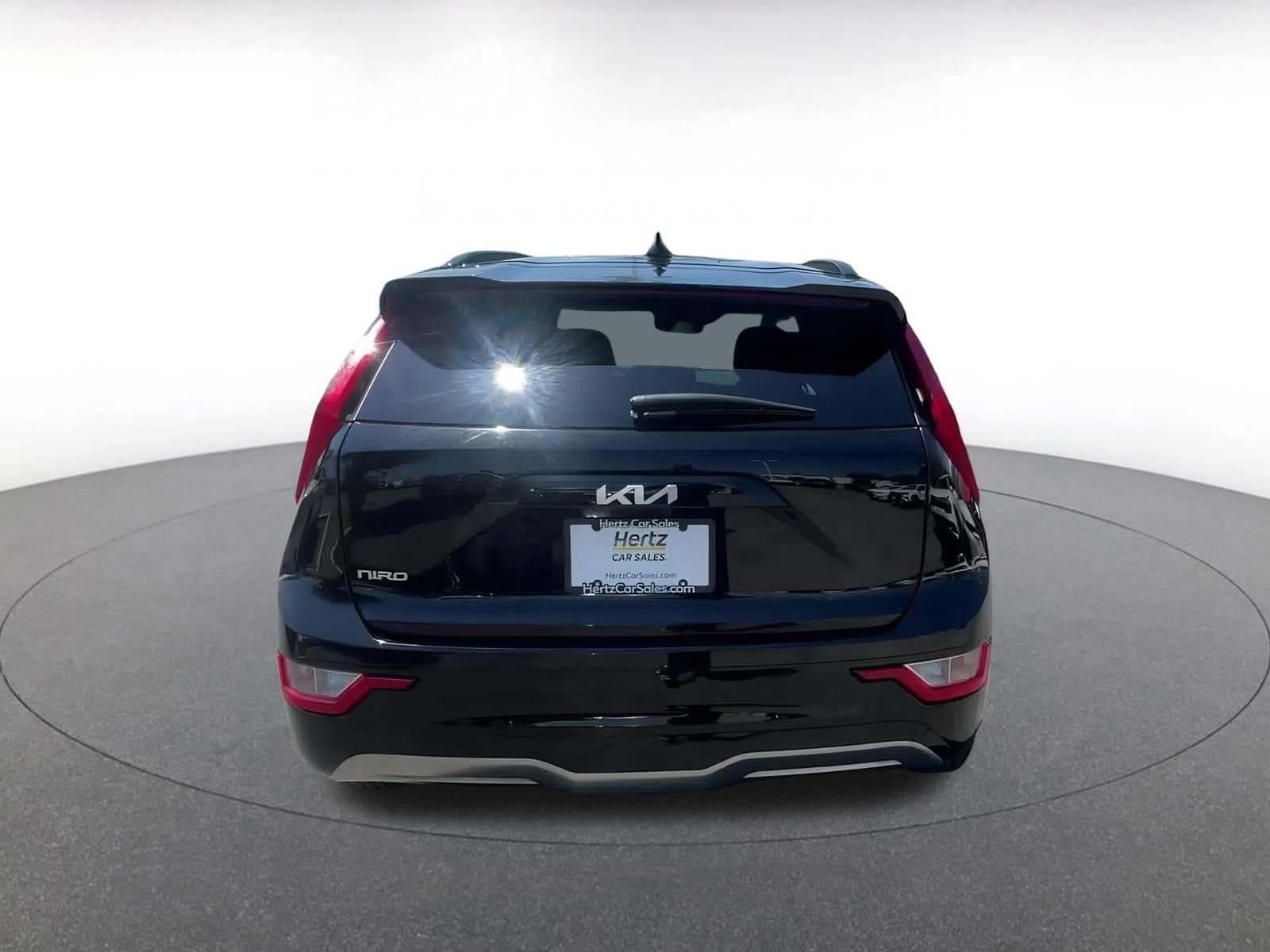 Thumbnail: 2023 Kia Niro - 12