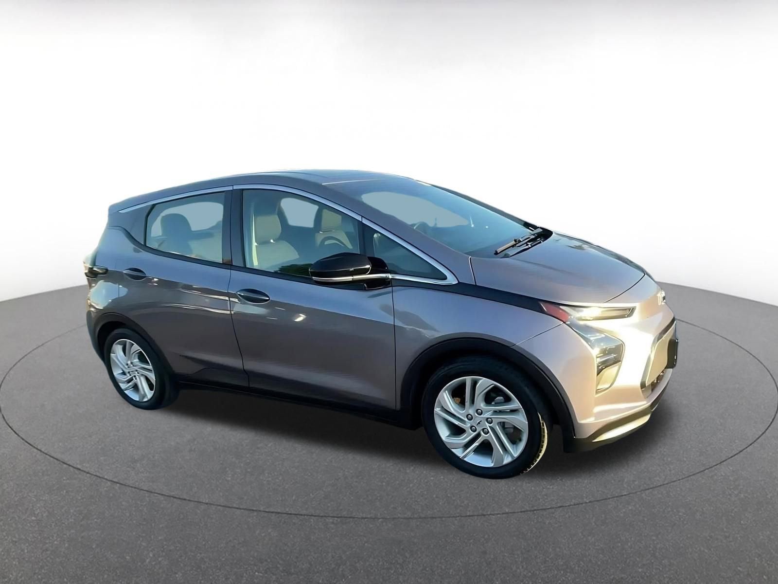 Thumbnail: 2023 Chevrolet Bolt EV - 2