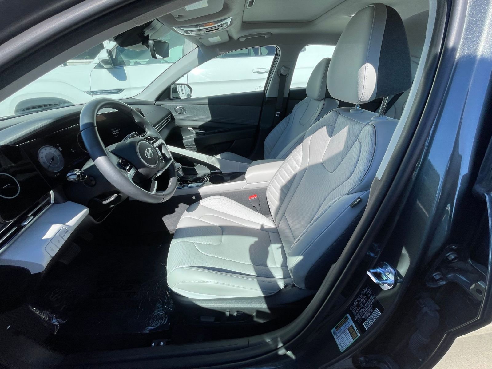 Thumbnail: 2025 Hyundai Elantra - 27