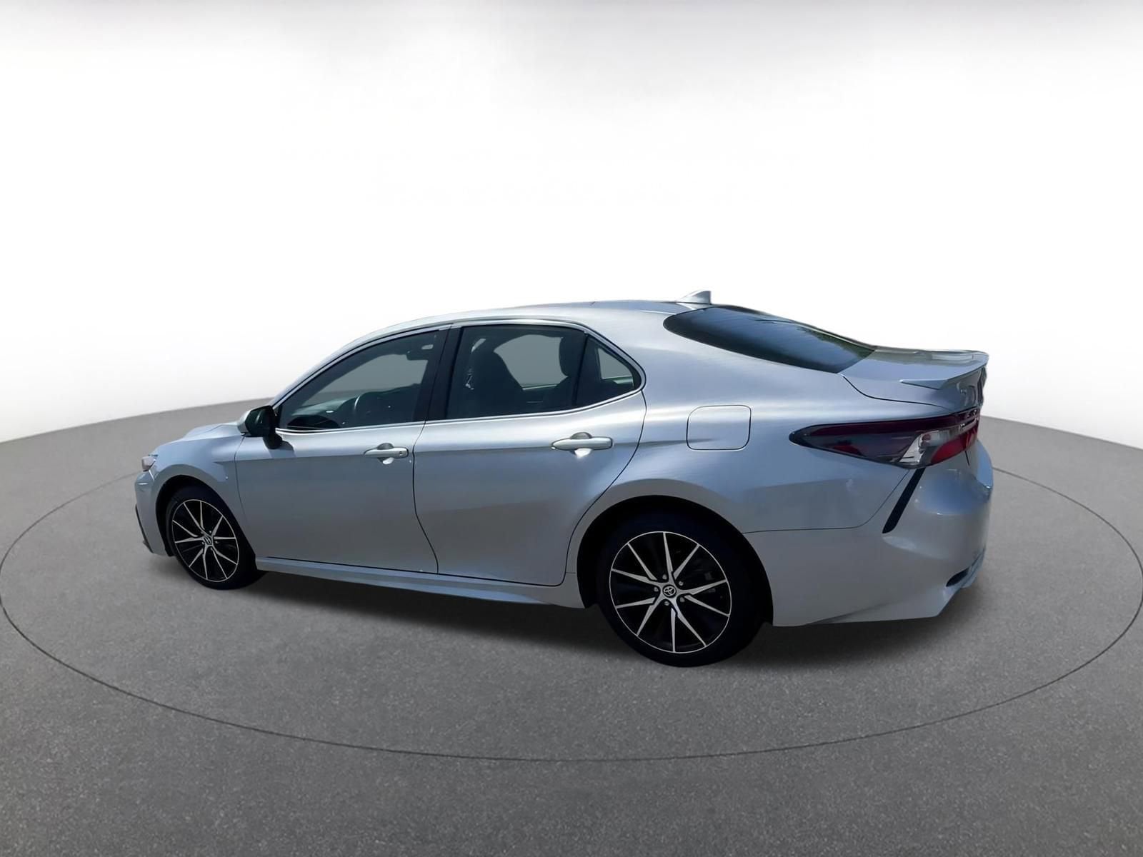Thumbnail: 2024 Toyota Camry - 10