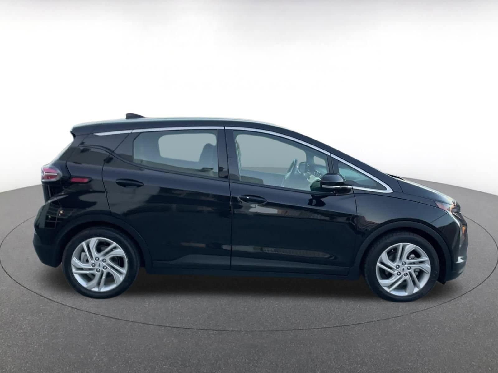 Thumbnail: 2023 Chevrolet Bolt EV - 16