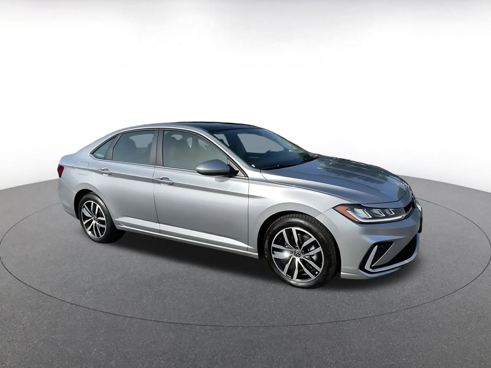 Thumbnail: 2025 Volkswagen Jetta - 2