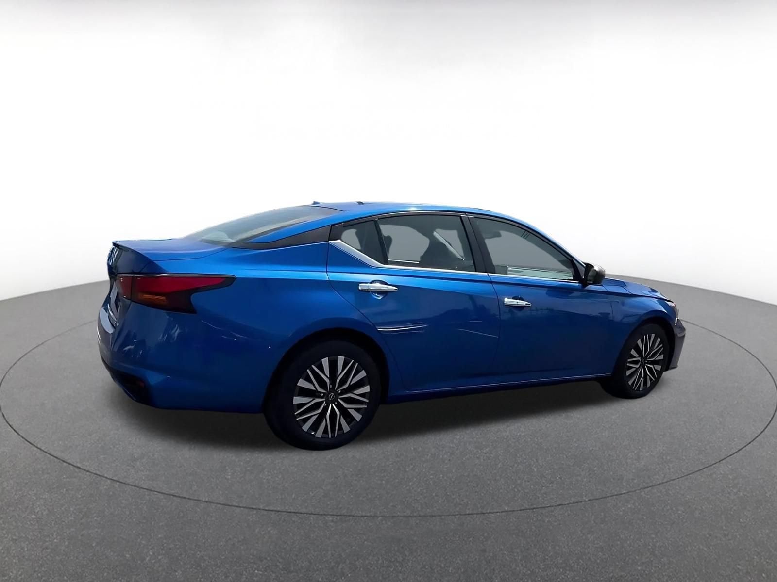Thumbnail: 2025 Nissan Altima - 15