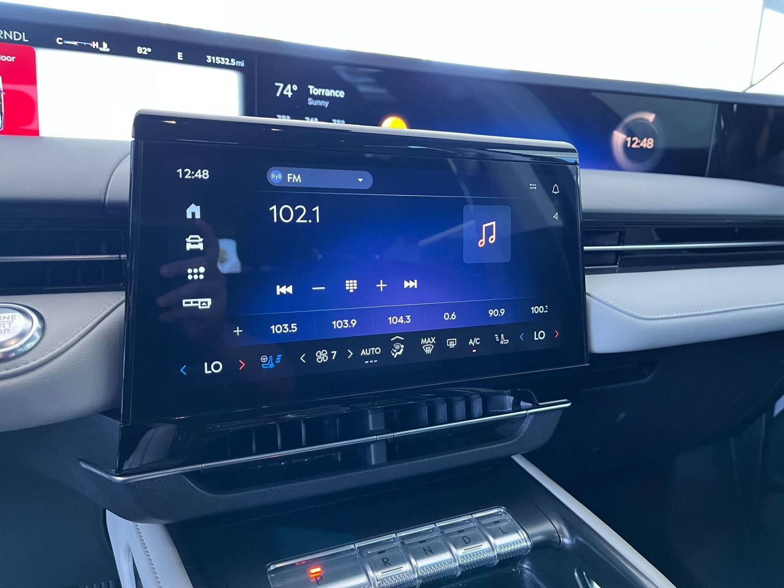 Thumbnail: 2024 Lincoln Nautilus - 21