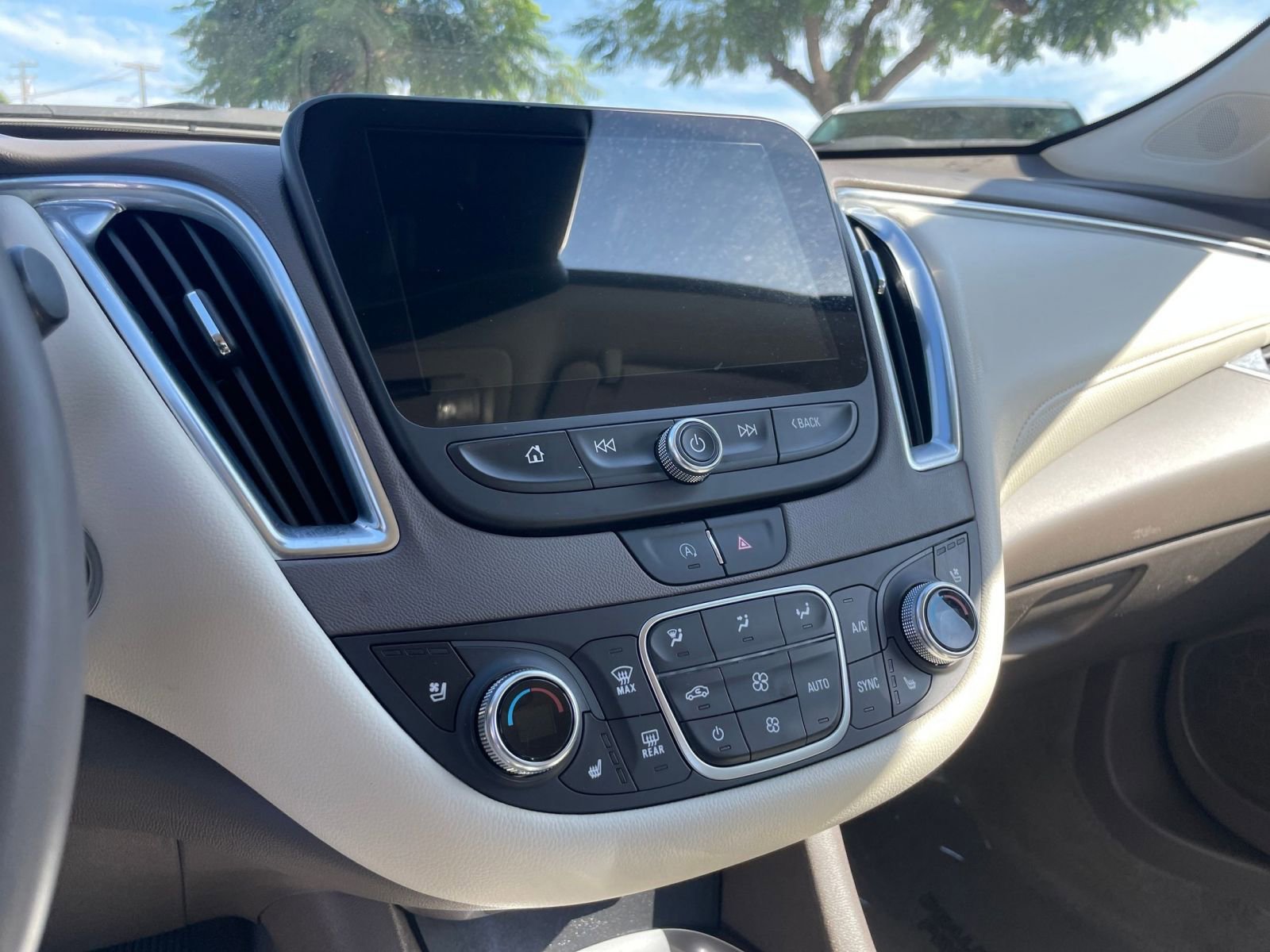 Thumbnail: 2024 Chevrolet Malibu - 18