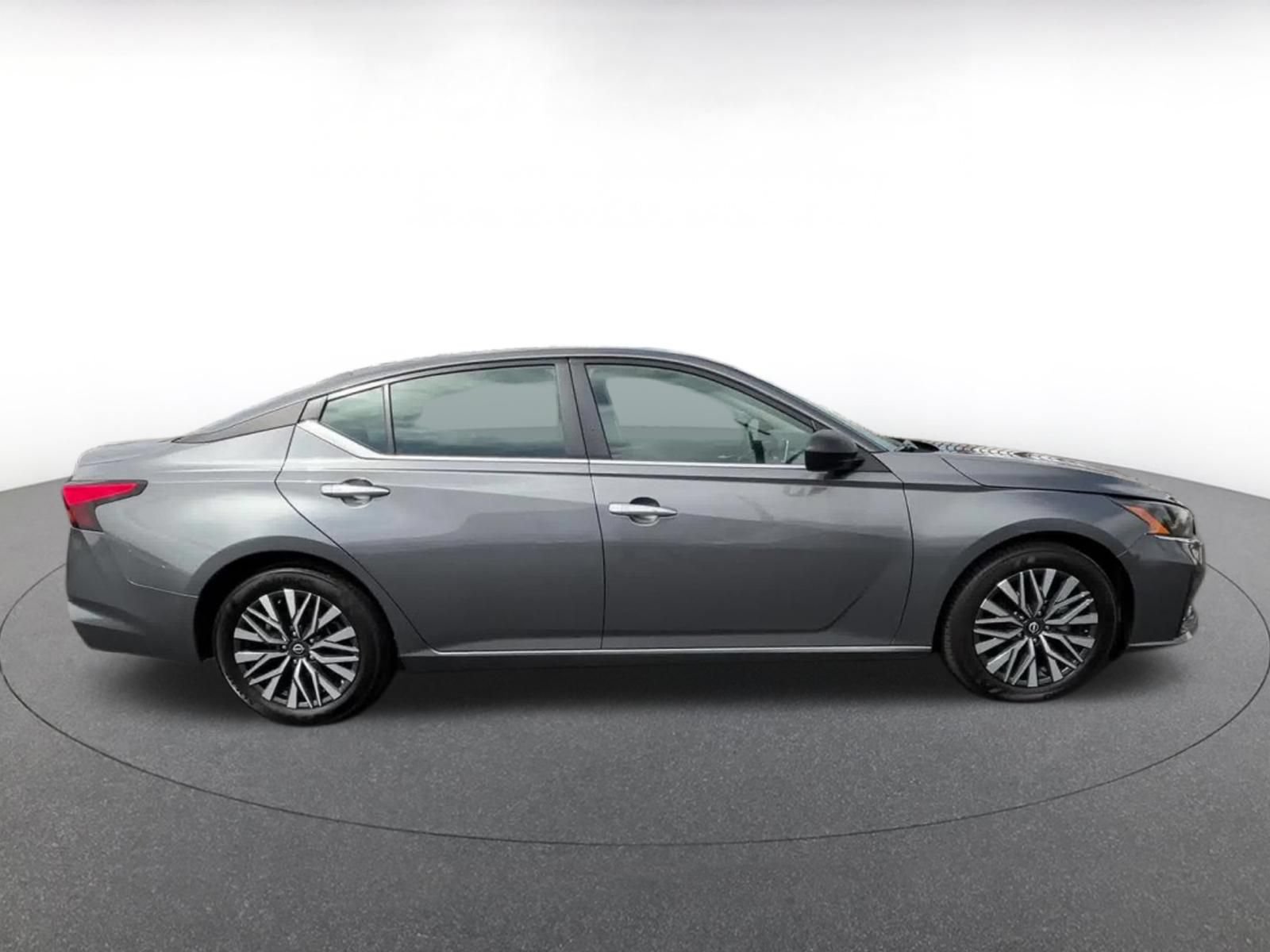Thumbnail: 2025 Nissan Altima - 16