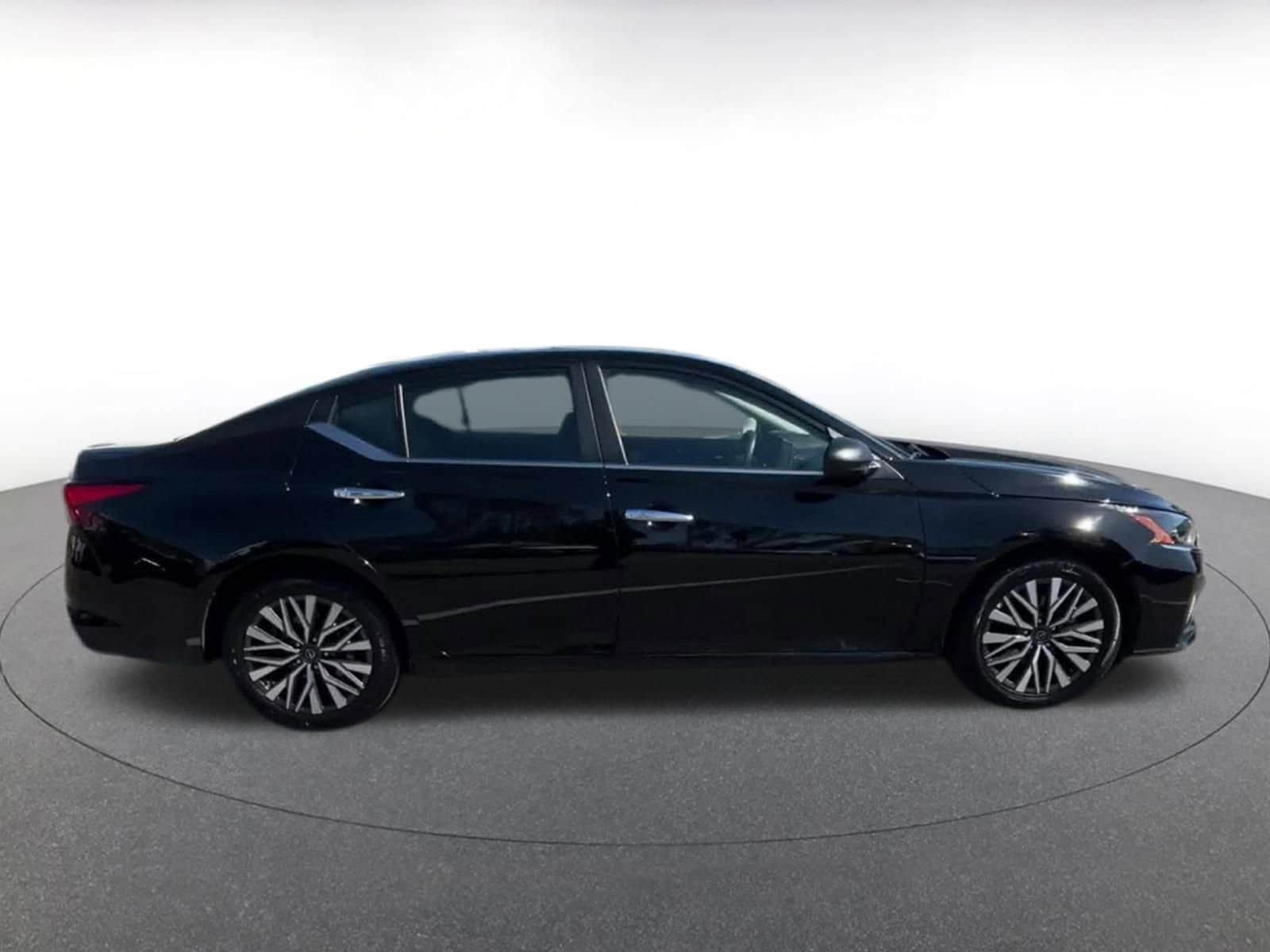Thumbnail: 2025 Nissan Altima - 16