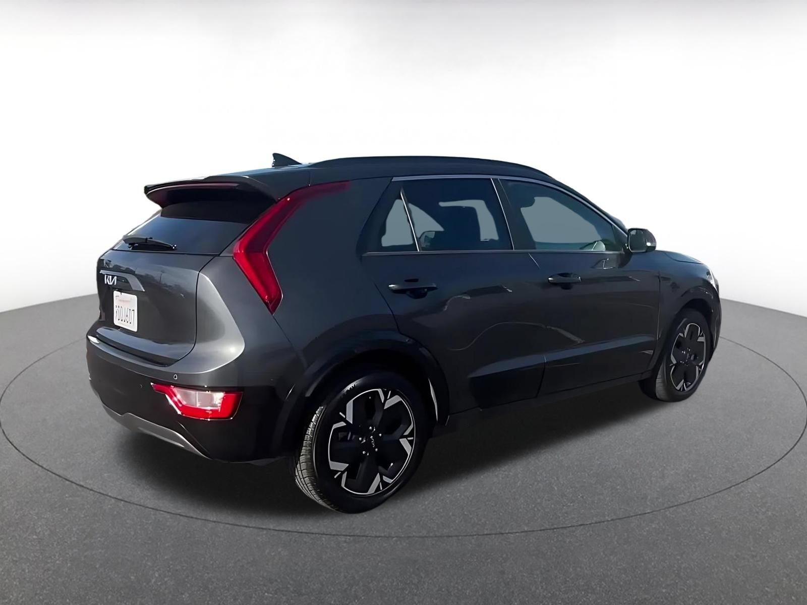 Thumbnail: 2023 Kia Niro - 13
