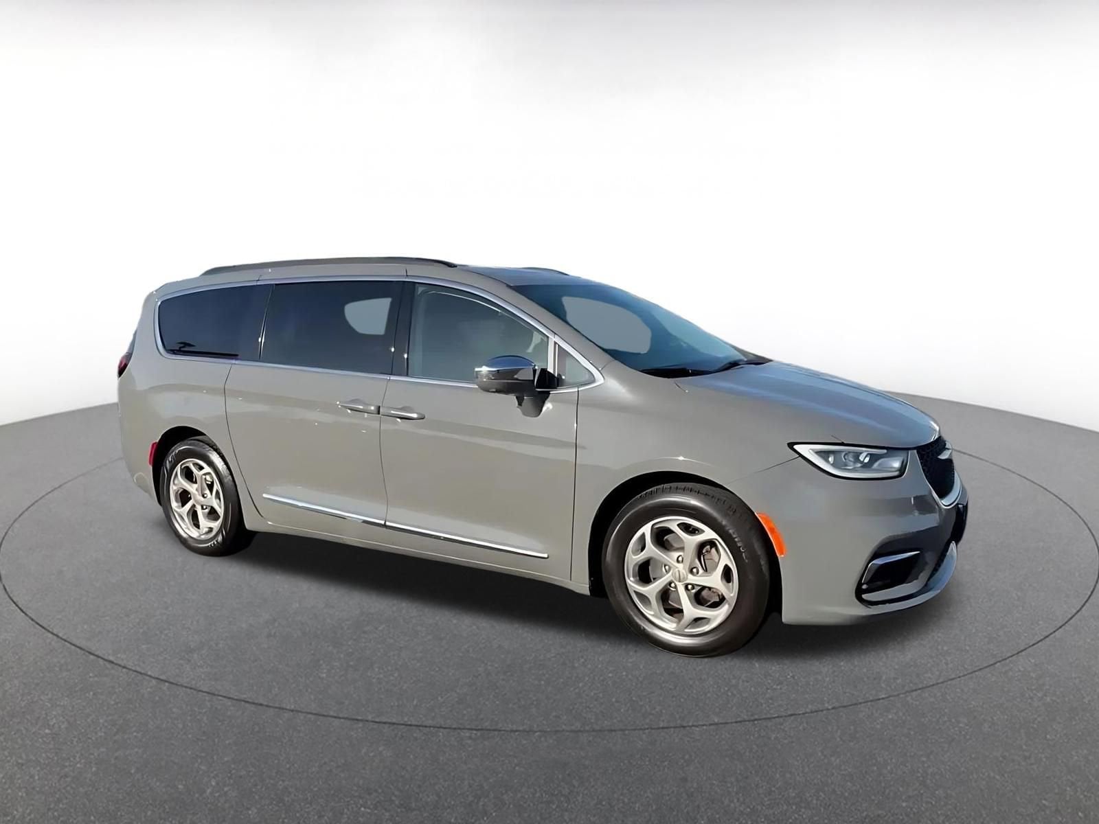 Thumbnail: 2022 Chrysler Pacifica - 2