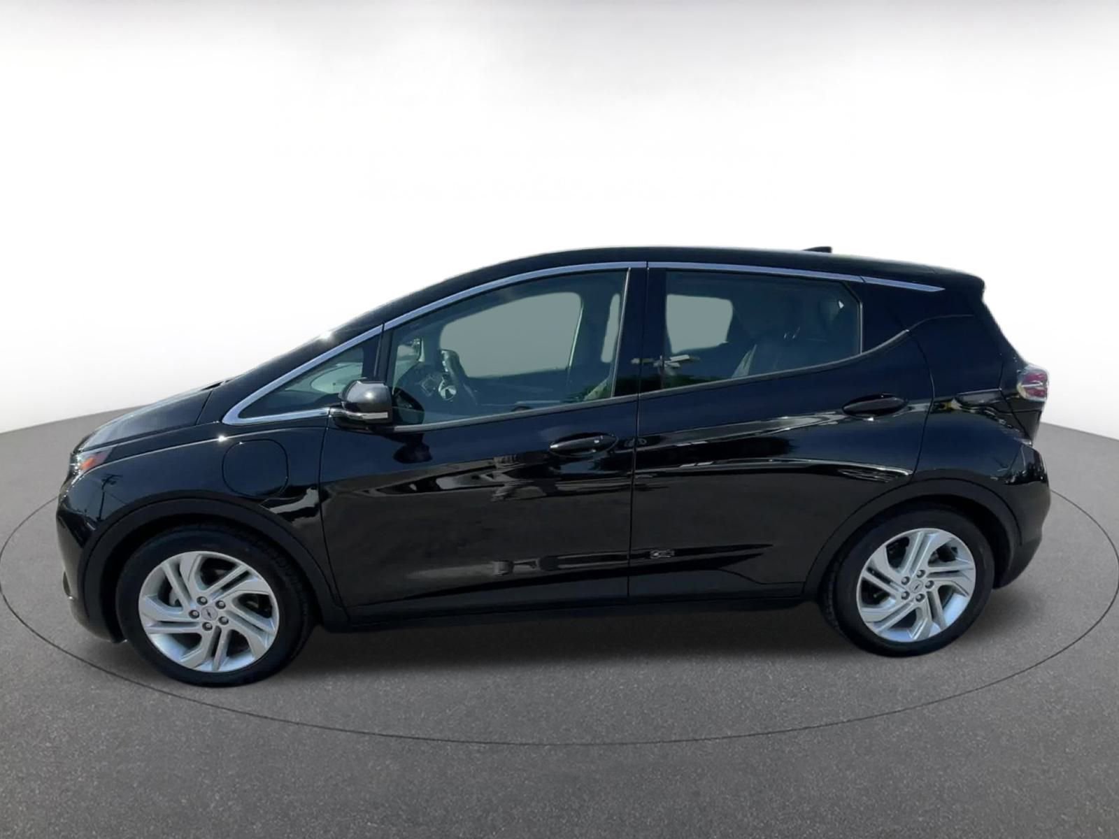 Thumbnail: 2023 Chevrolet Bolt EV - 9