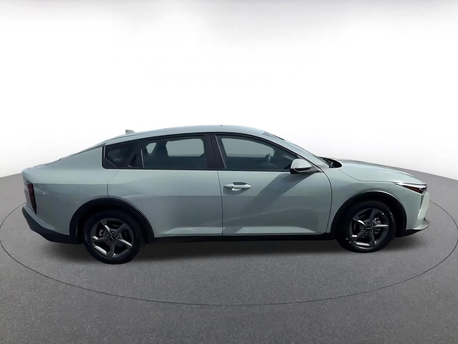Thumbnail: 2025 Kia K4 - 16
