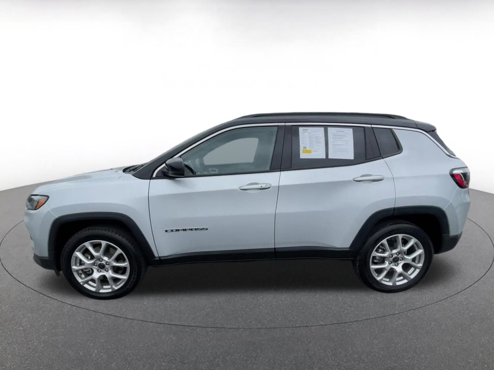 Thumbnail: 2025 Jeep Compass - 9