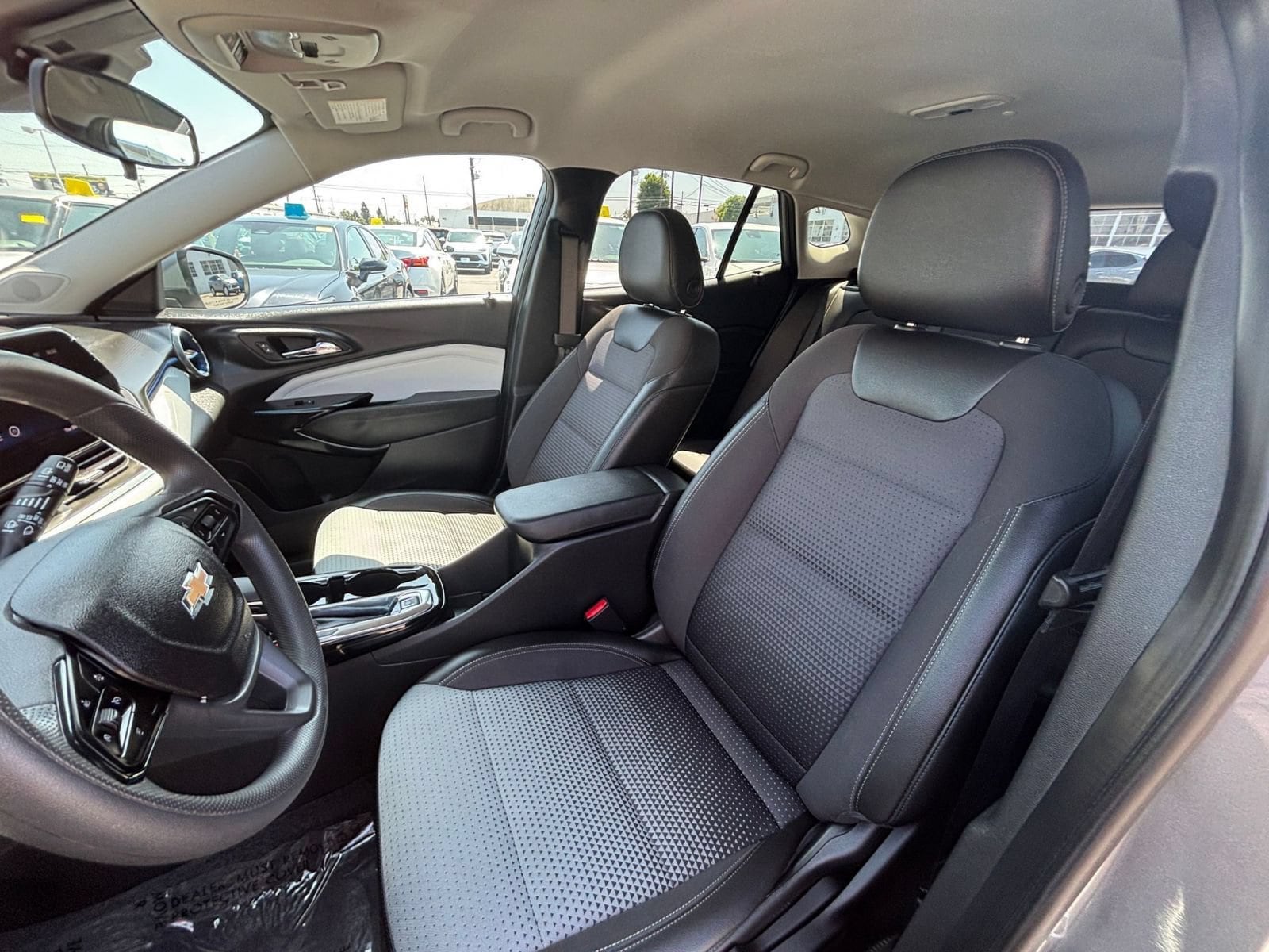 Thumbnail: 2025 Chevrolet Trax - 28