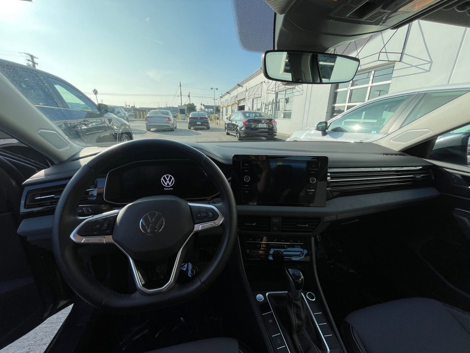 Thumbnail: 2025 Volkswagen Jetta - 33