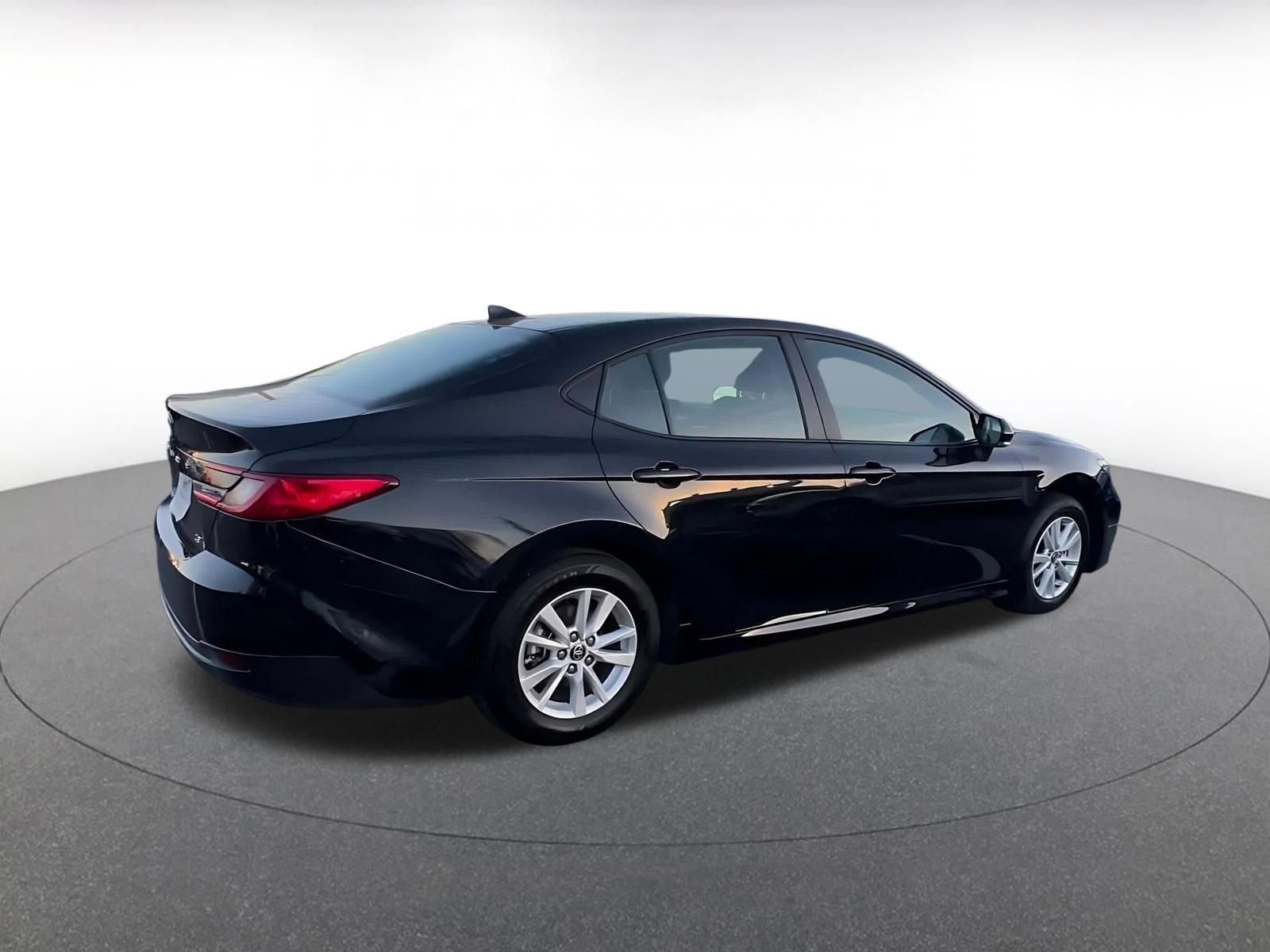 Thumbnail: 2025 Toyota Camry - 15