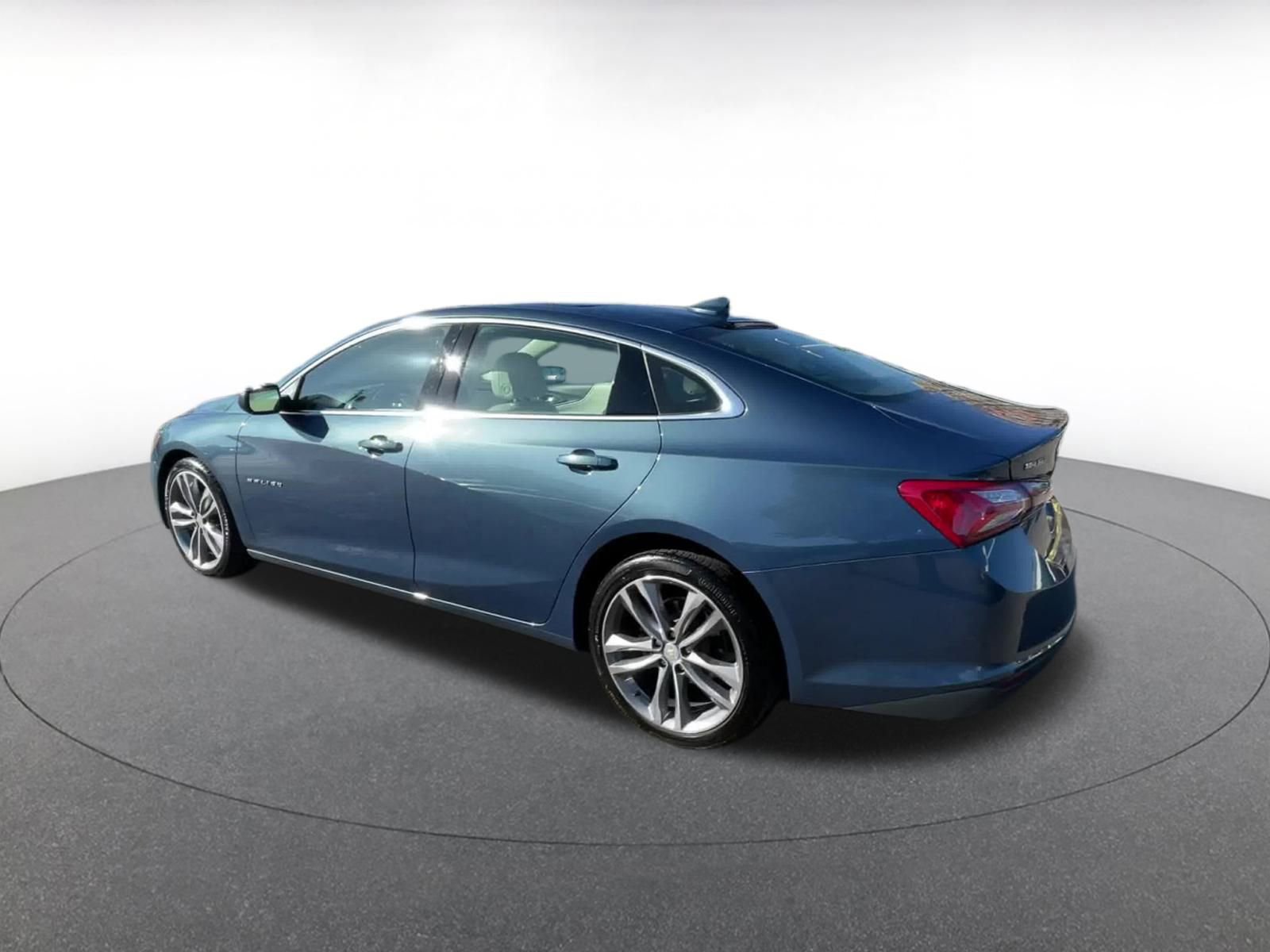 Thumbnail: 2024 Chevrolet Malibu - 10