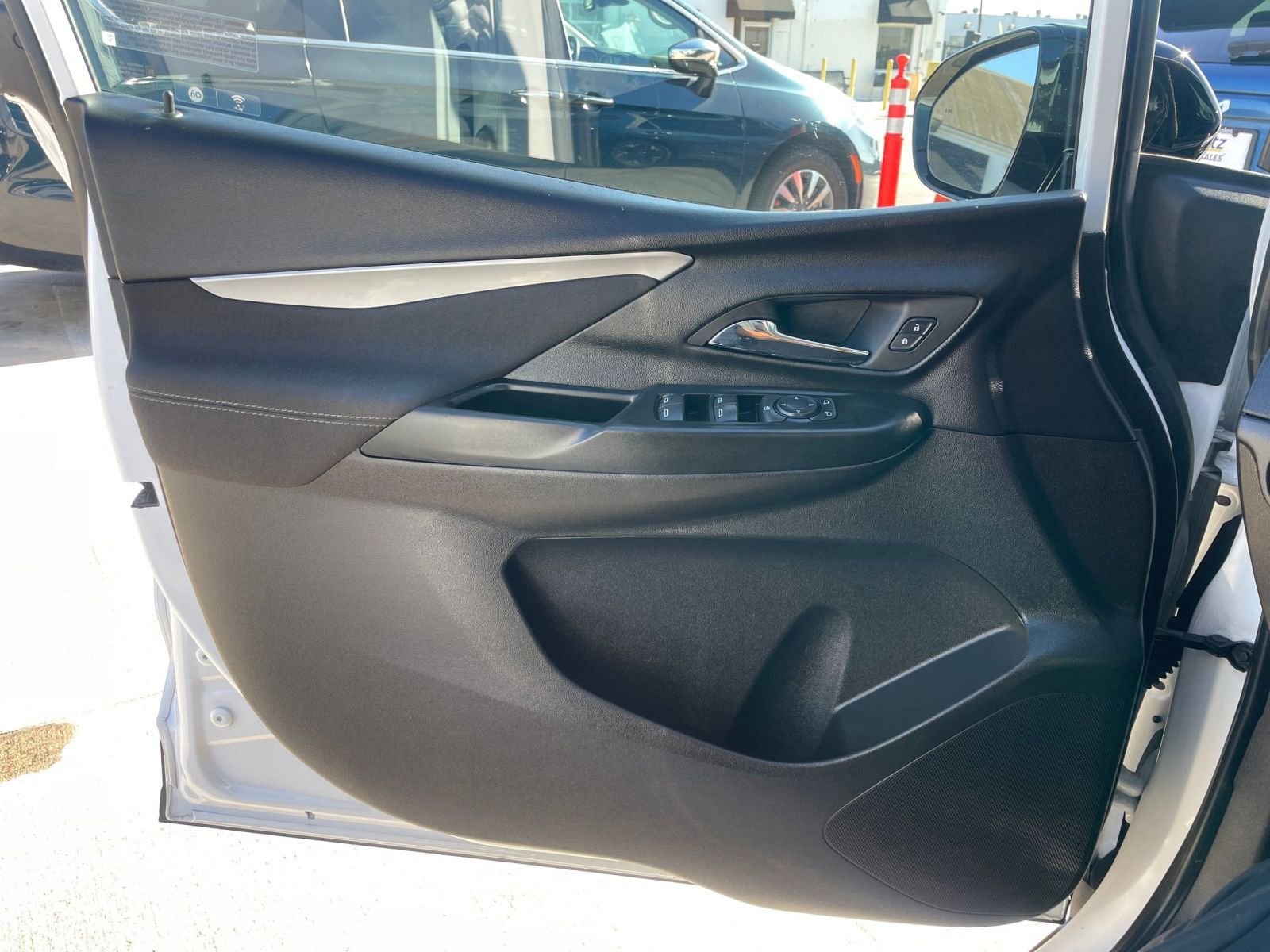 Thumbnail: 2023 Chevrolet Bolt EV - 24