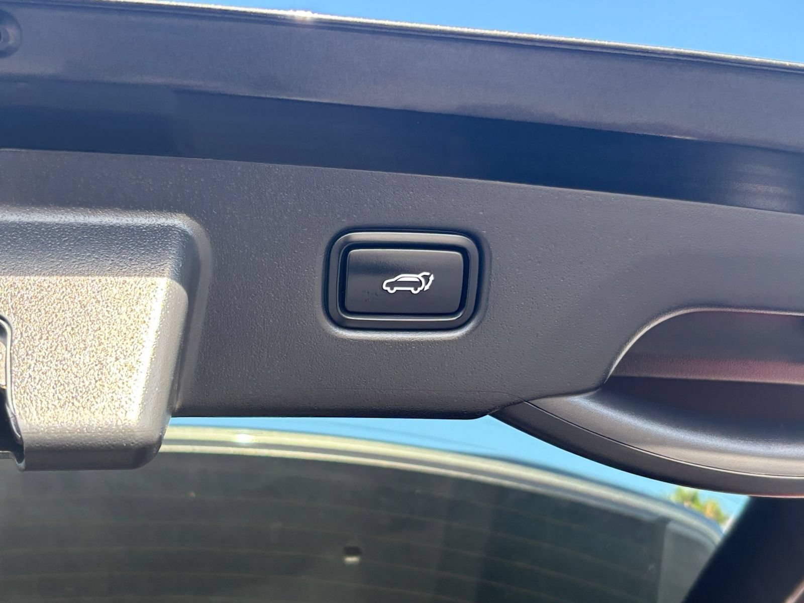 Thumbnail: 2023 Kia Niro - 28