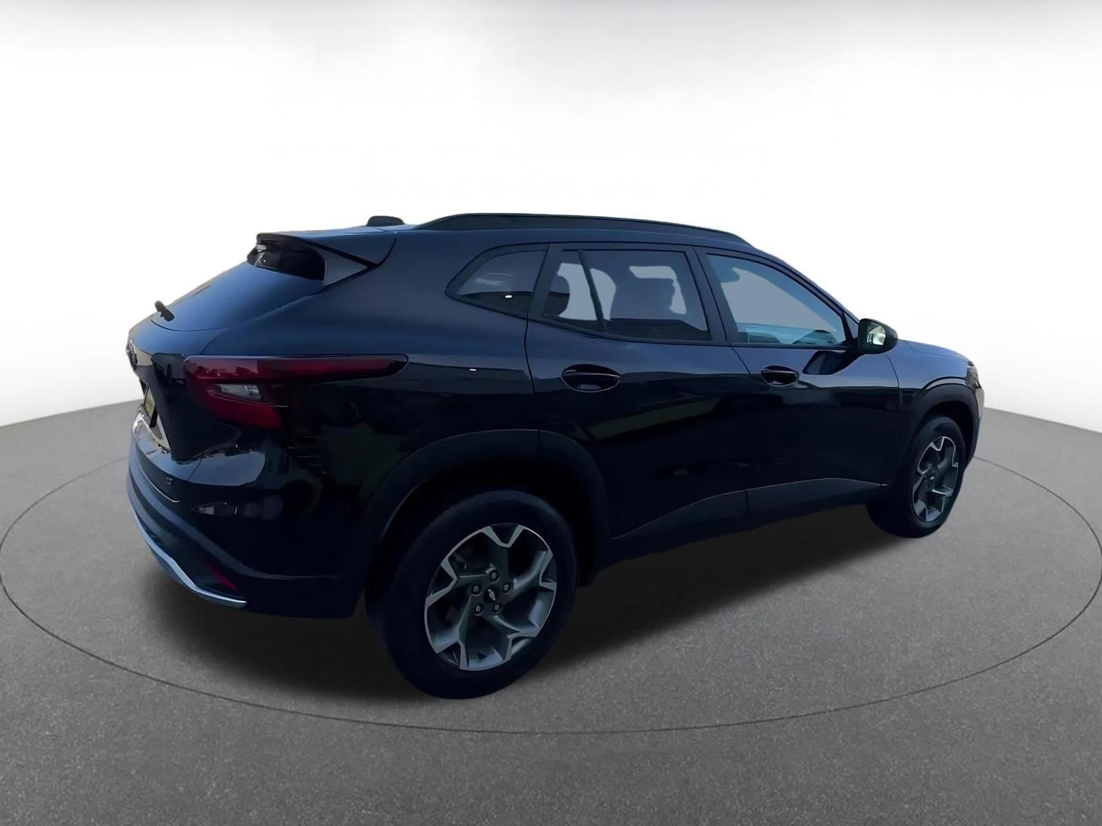 Thumbnail: 2025 Chevrolet Trax - 15