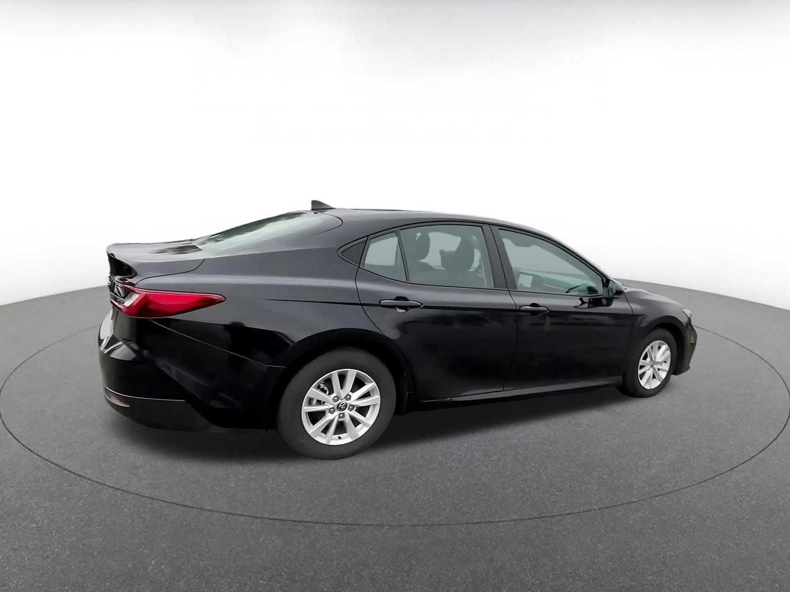Thumbnail: 2025 Toyota Camry - 15