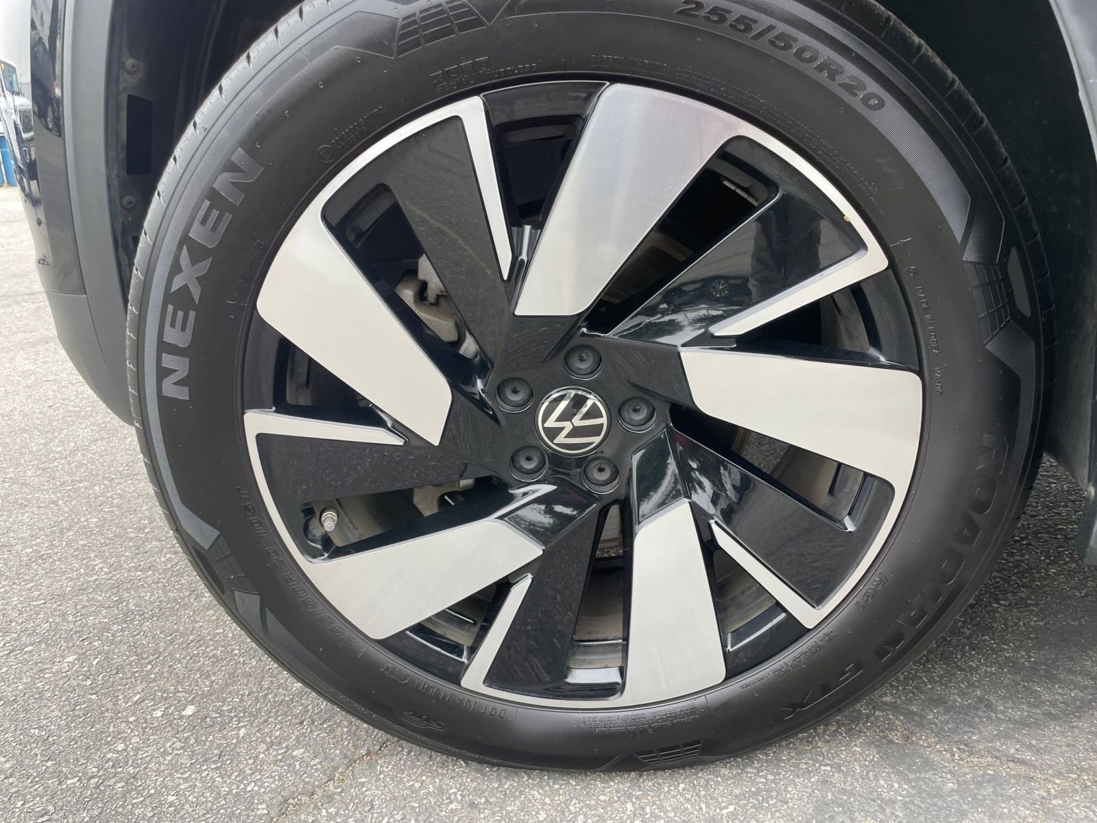 Thumbnail: 2025 Volkswagen Atlas - 30