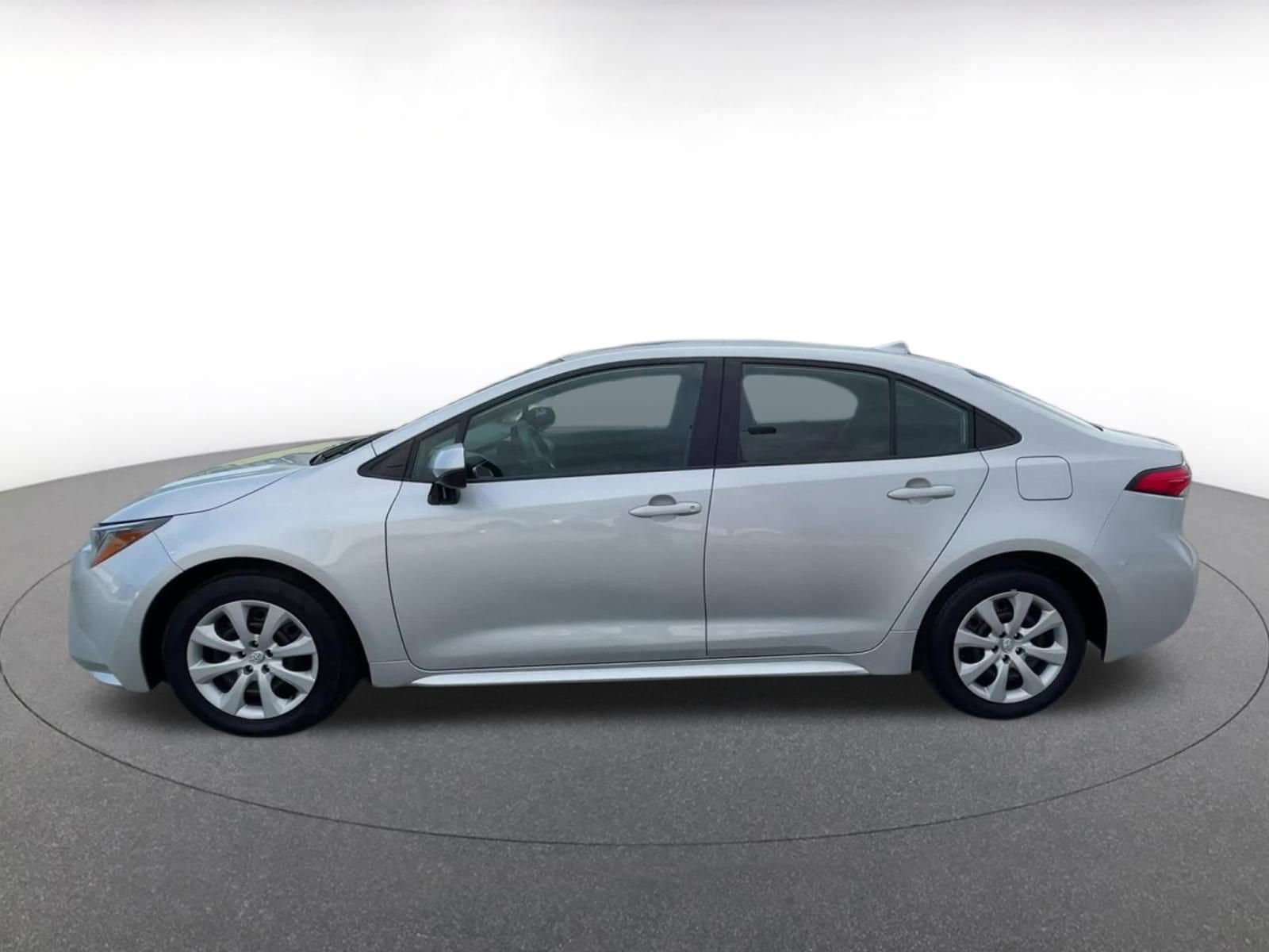 2023 Toyota Corolla LE 8