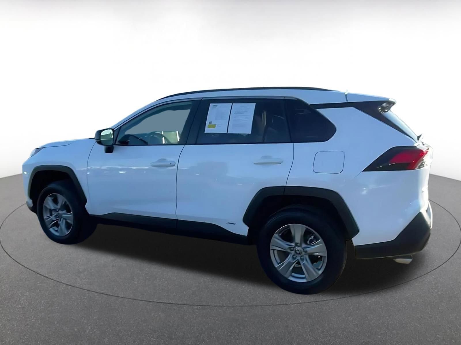 Thumbnail: 2025 Toyota RAV4 - 10