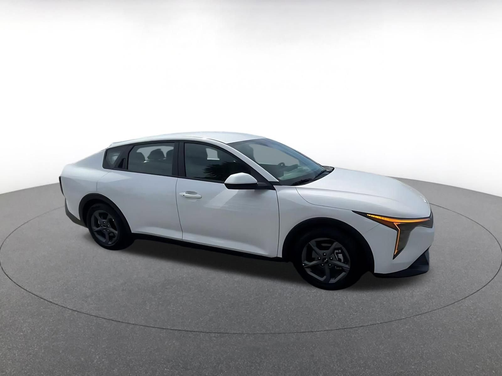 Thumbnail: 2025 Kia K4 - 2