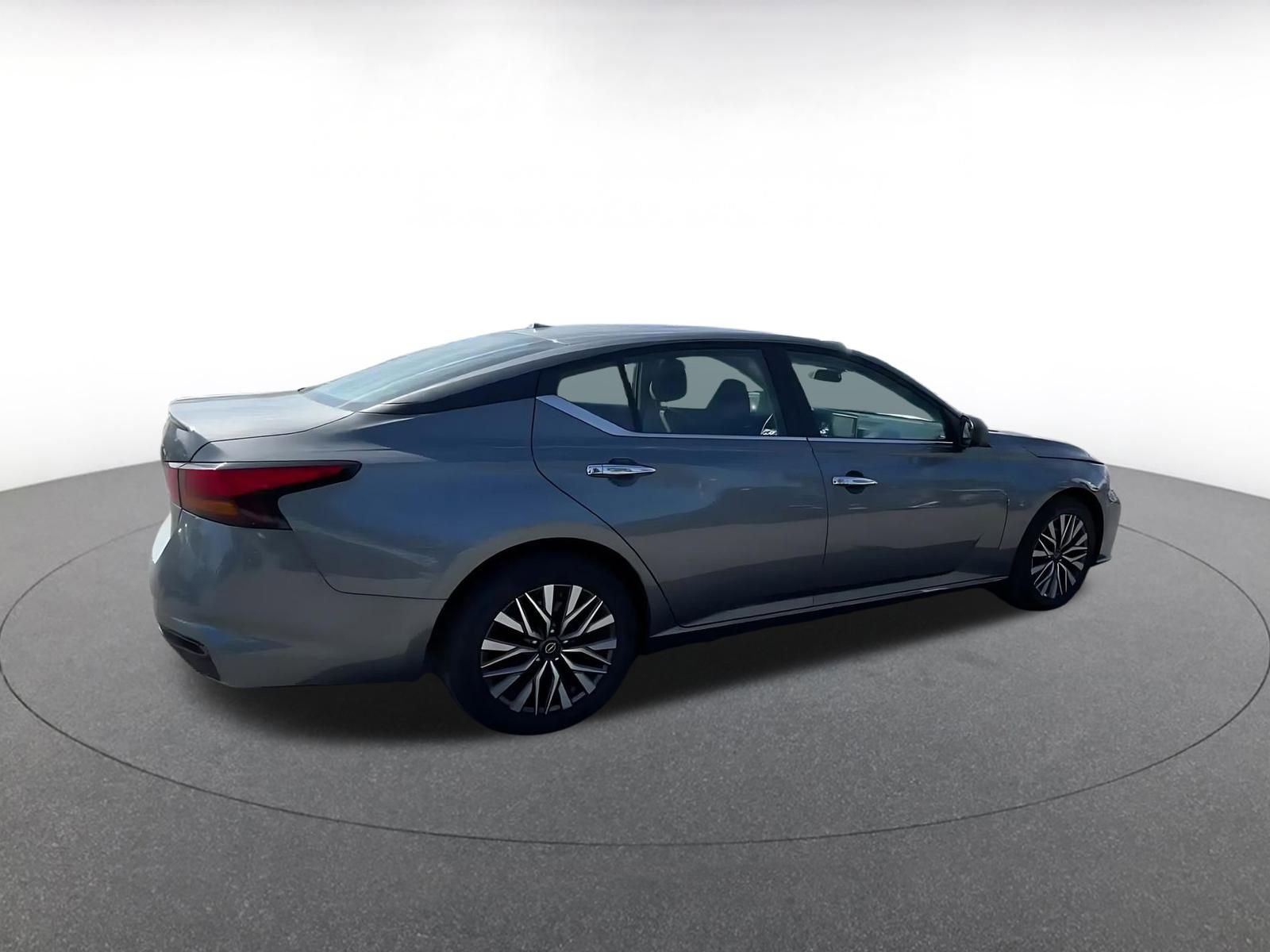 Thumbnail: 2025 Nissan Altima - 15