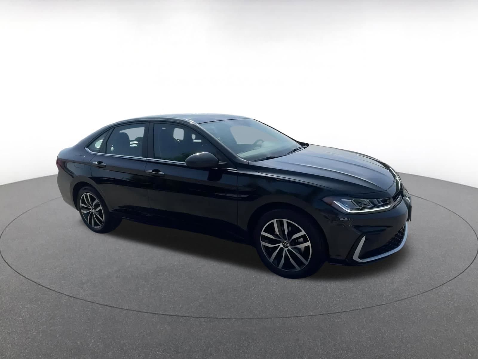 Thumbnail: 2025 Volkswagen Jetta - 2