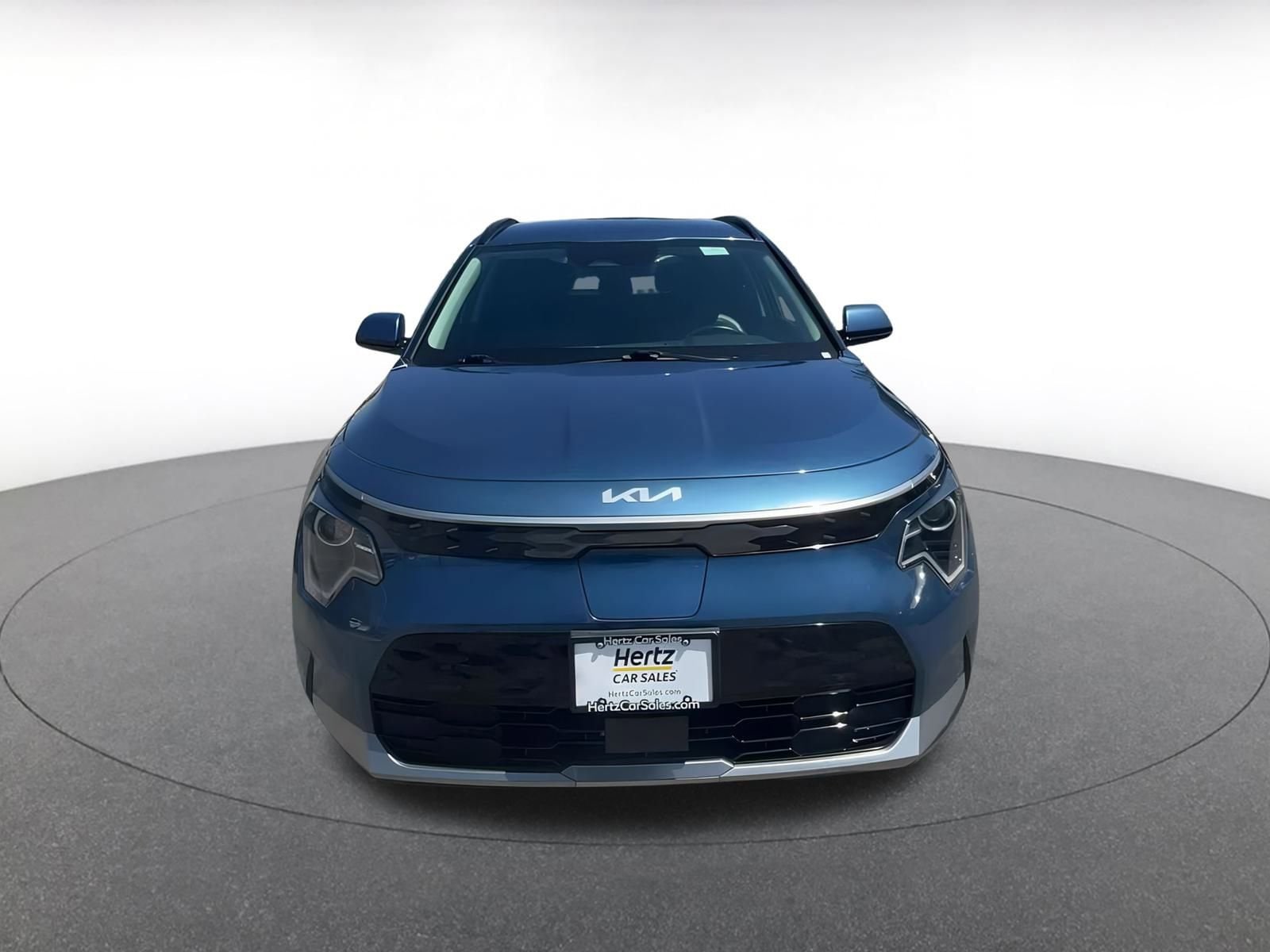 Thumbnail: 2023 Kia Niro - 4
